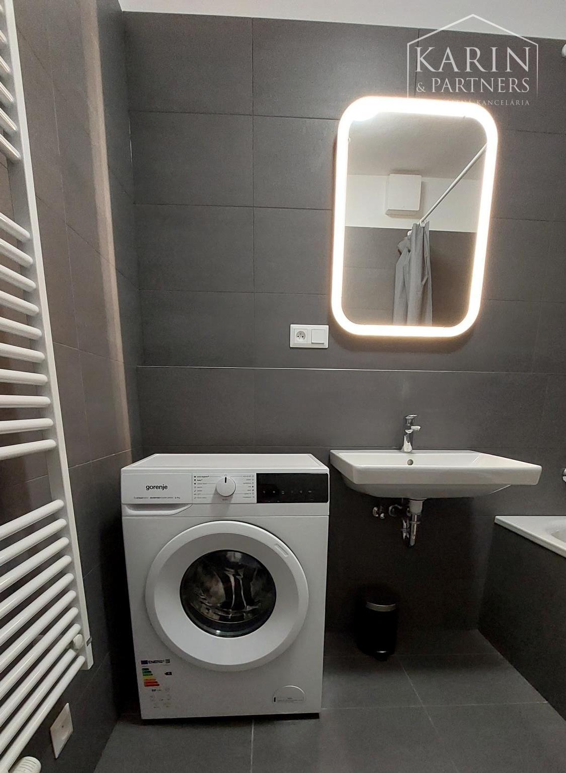 Zariadený 2 izbový byt s parkovaním v garáži a skladom - rezidenčný komplex Čerešne