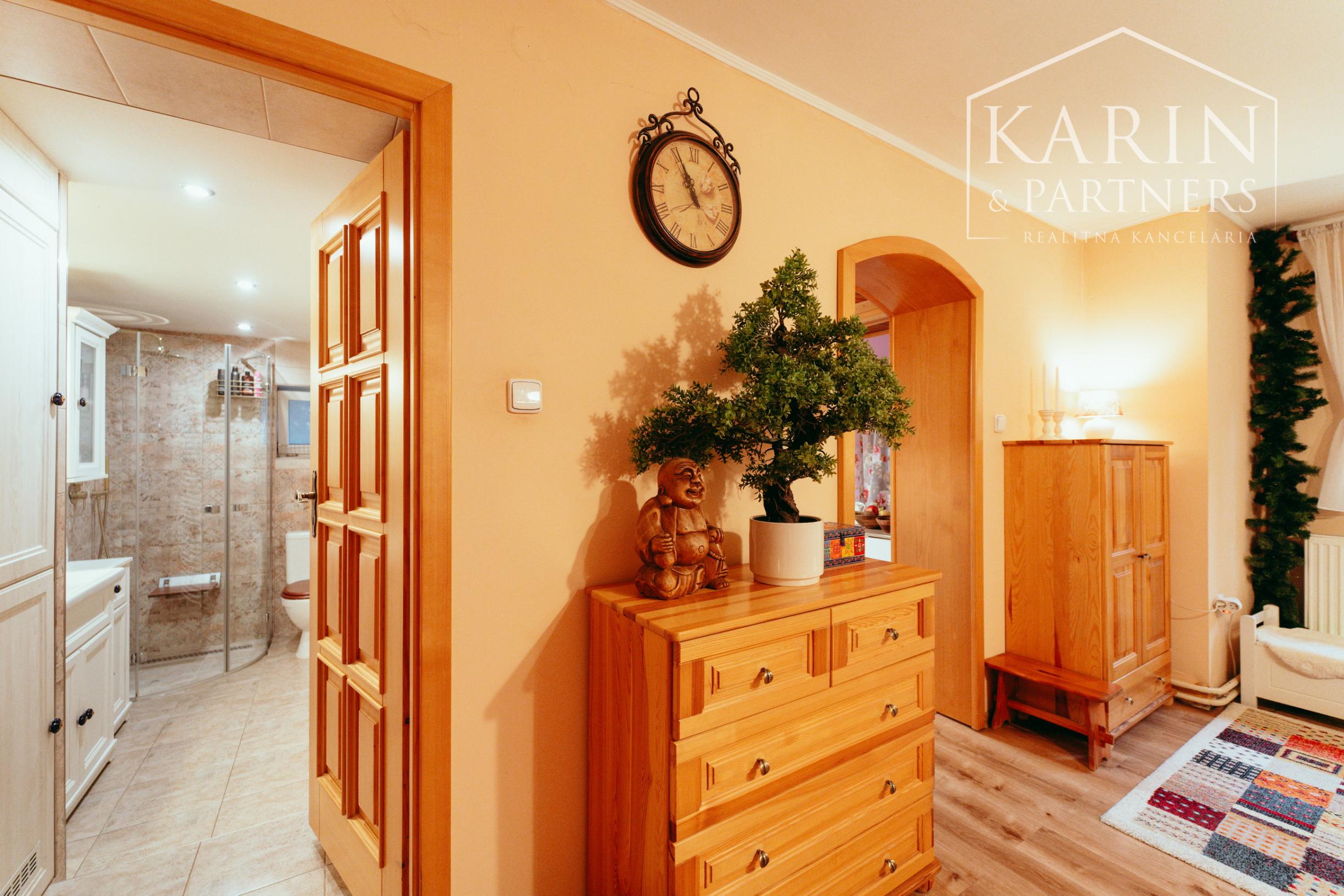 Štýlový 4 izbový rodinný dom kúsok od borovicových lesov