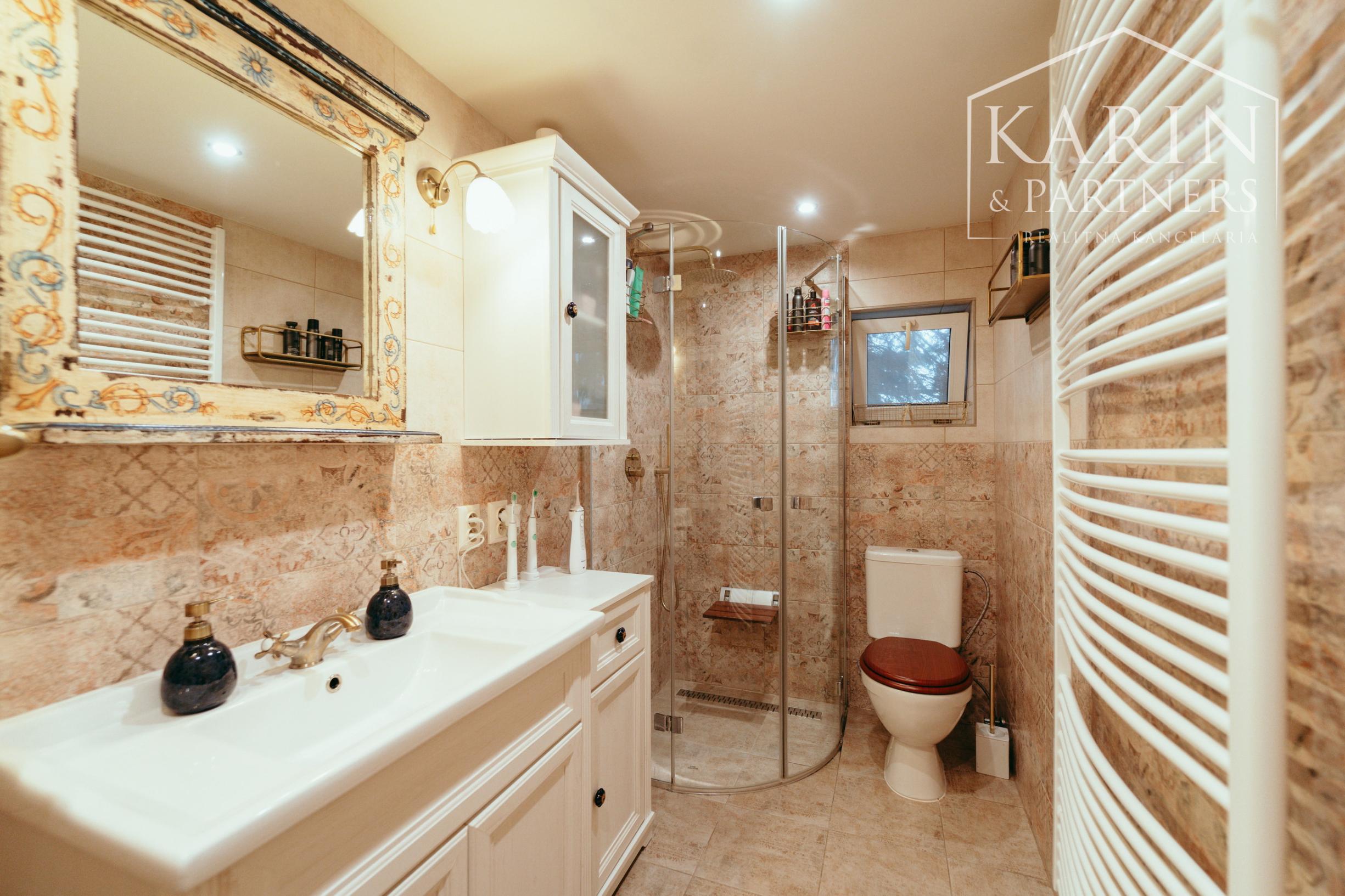 Štýlový 4 izbový rodinný dom kúsok od borovicových lesov