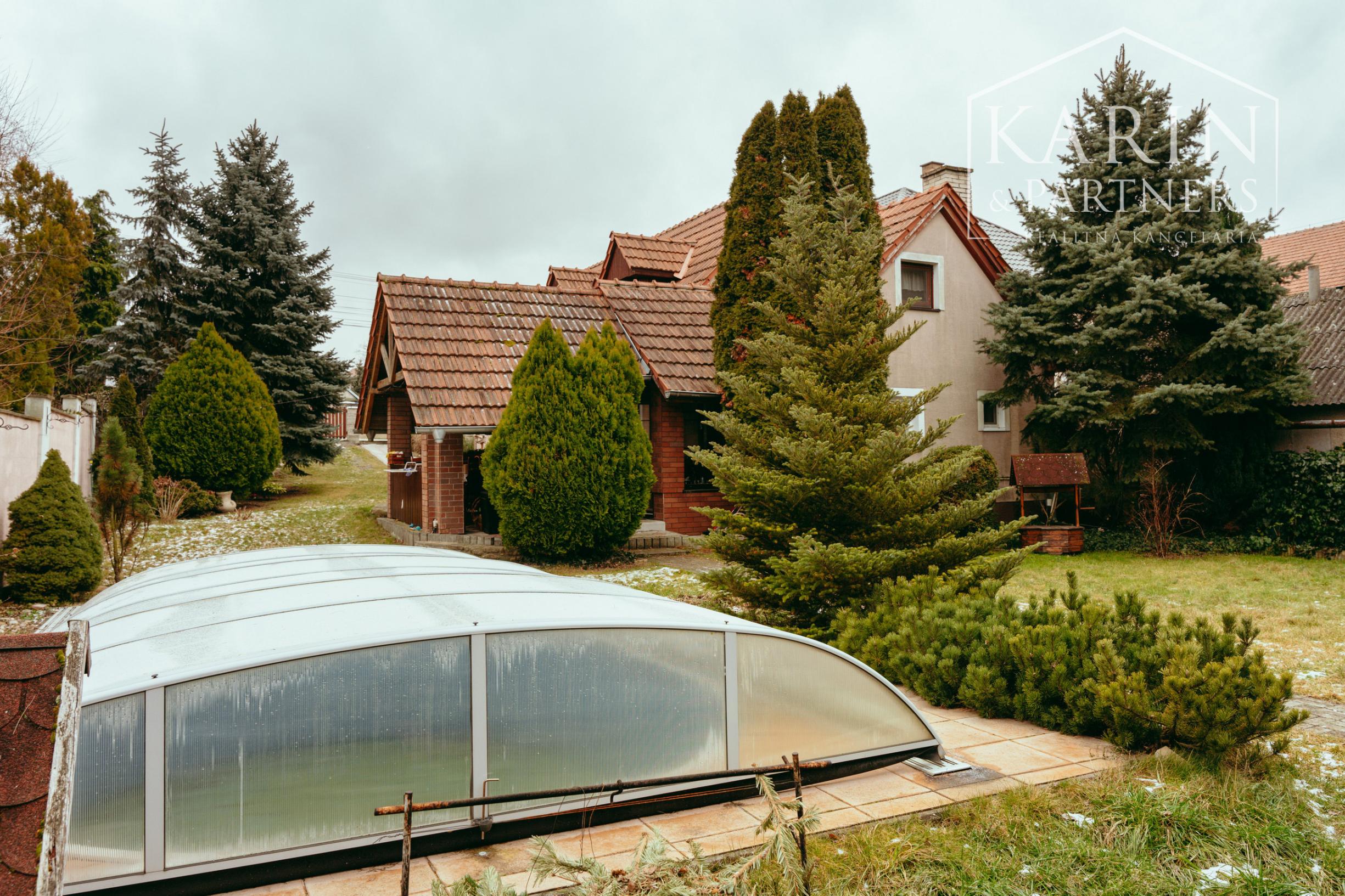 Štýlový 4 izbový rodinný dom kúsok od borovicových lesov