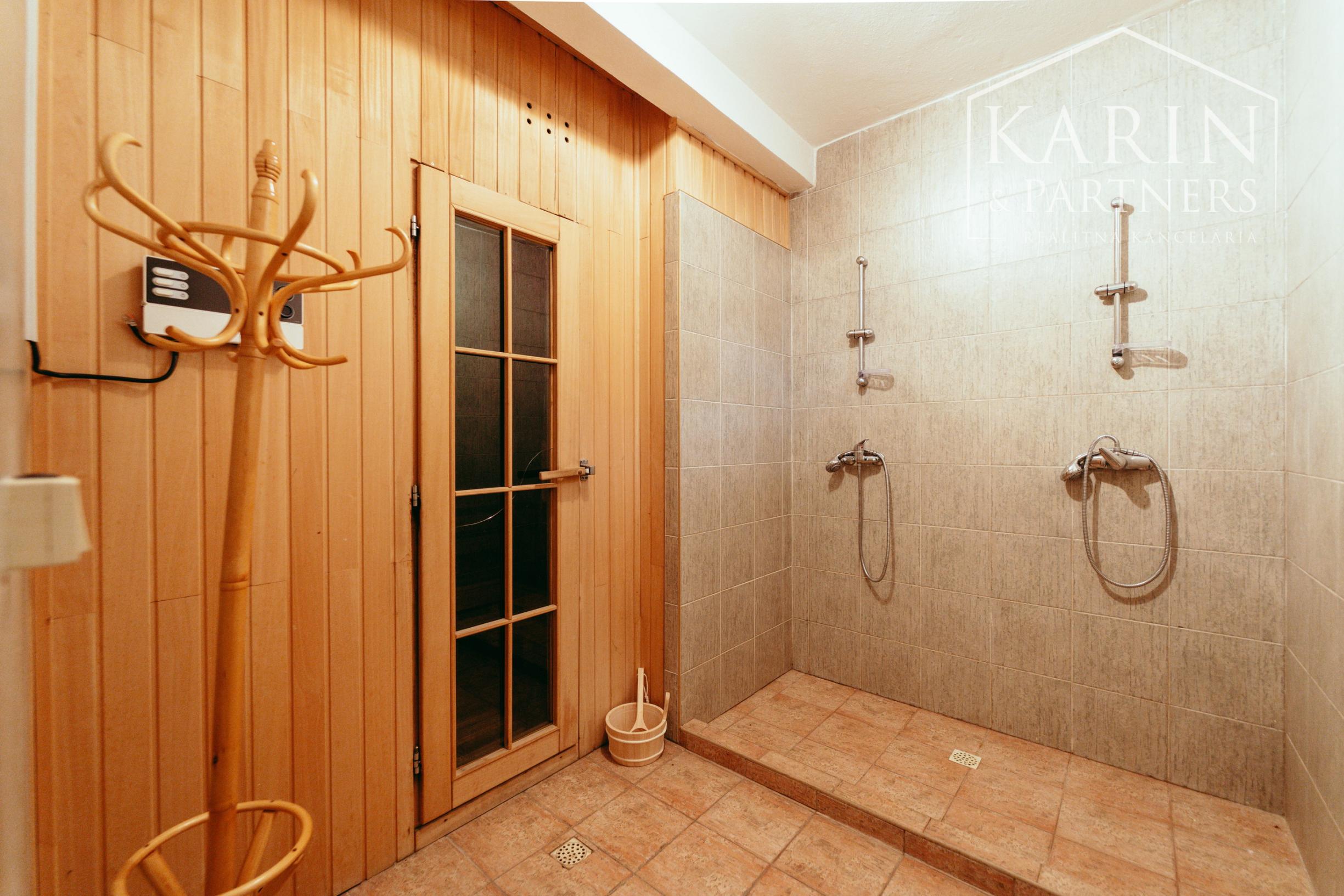 Veľkomtrážna vila pod Slavínom na prenájom