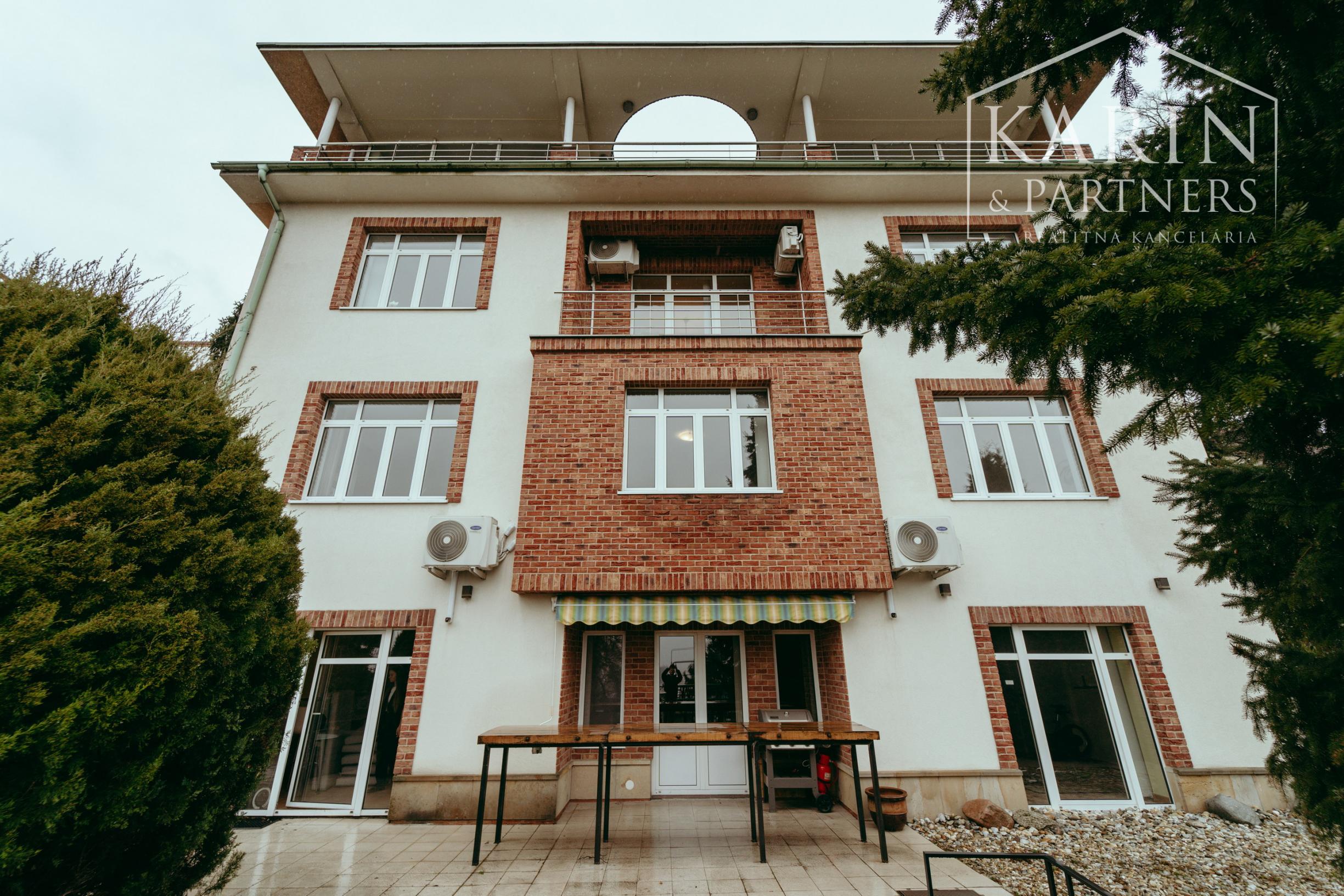 Veľkomtrážna vila pod Slavínom na prenájom