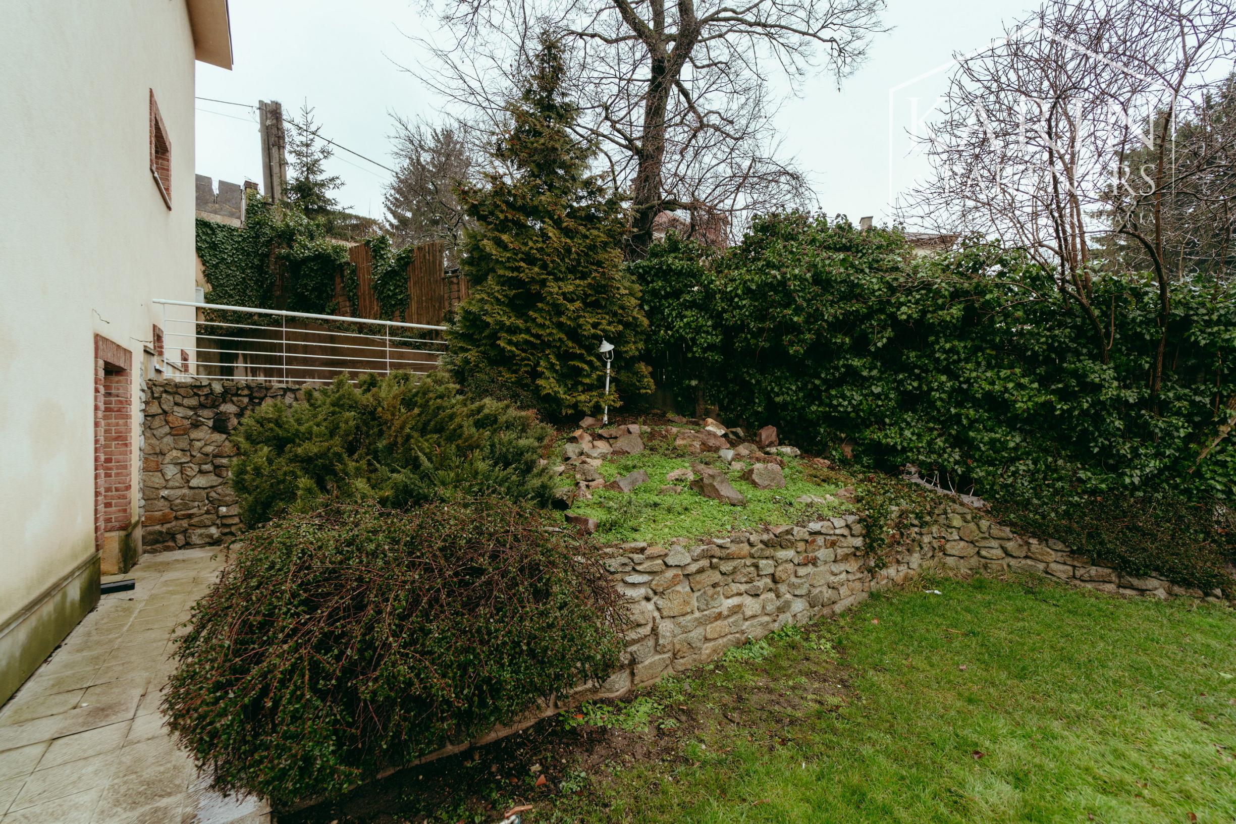 Veľkomtrážna vila pod Slavínom na prenájom