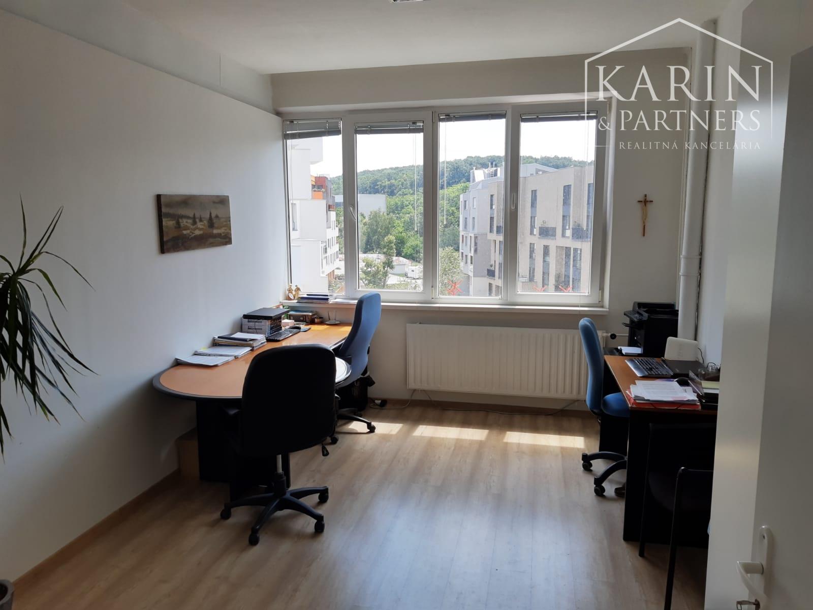 Prenájom klimatizovaná kancelária 18 m2, ul. Polianky, BA IV., Dúbravka