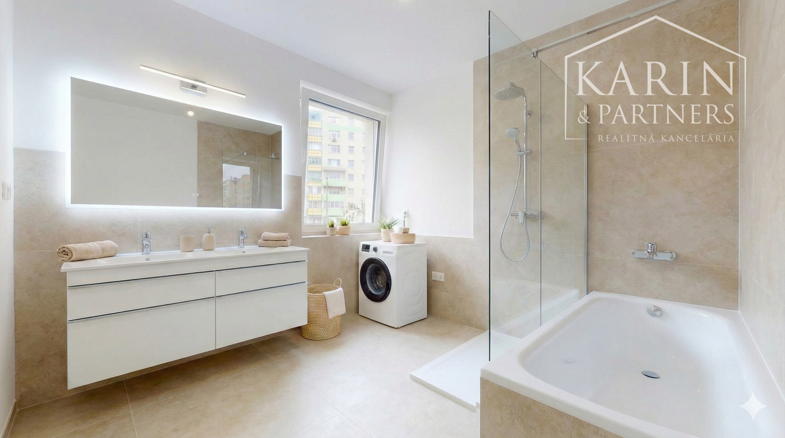 KOMPLETNE ZREKONŠTRUOVANÝ PRIESTRANNÝ 3I BYT S ROZĽAHLOU TERASOU