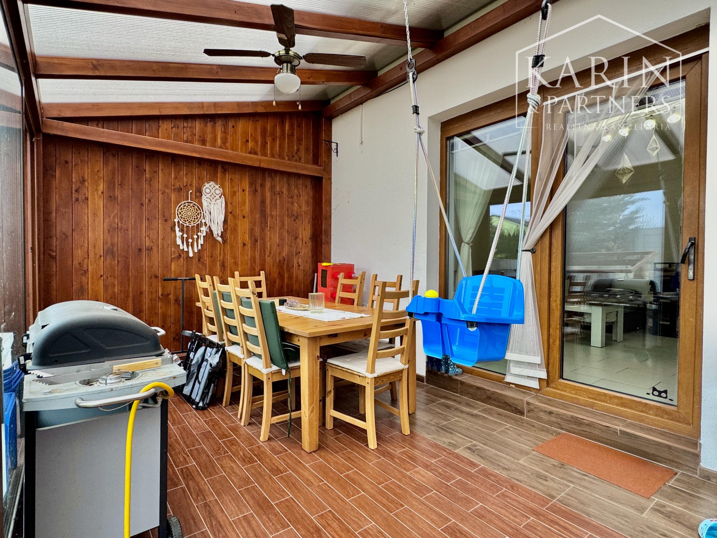 Váš nový domov bez starostí: Krásny poschodový dom z roku 2011 v obľúbenej lokalite Krivé Kúty