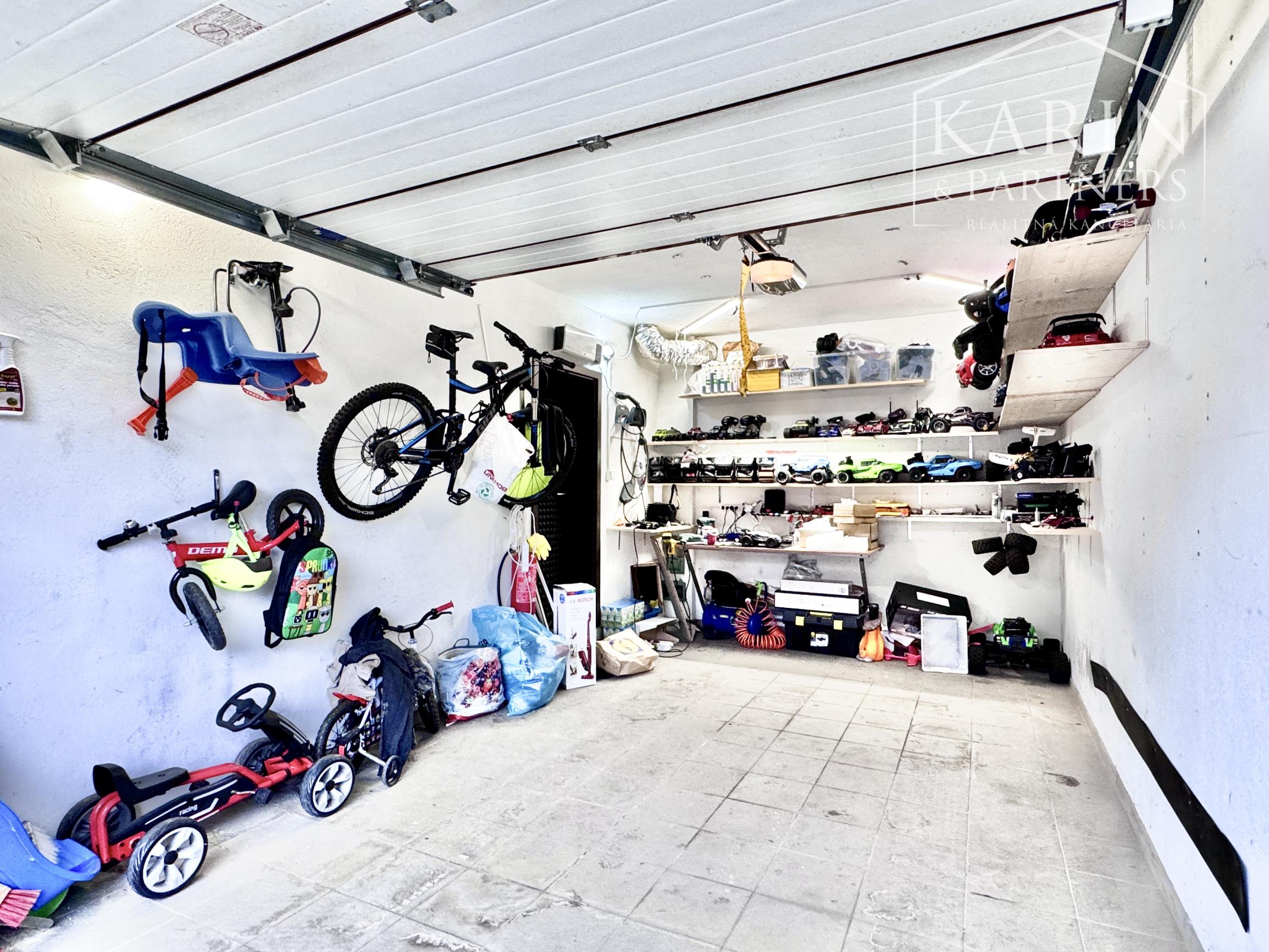 Váš nový domov bez starostí: Krásny poschodový dom z roku 2011 v obľúbenej lokalite Krivé Kúty