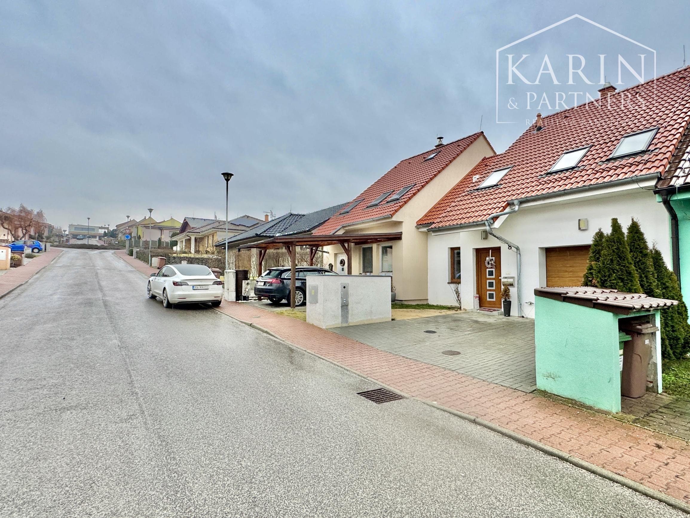 Váš nový domov bez starostí: Krásny poschodový dom z roku 2011 v obľúbenej lokalite Krivé Kúty