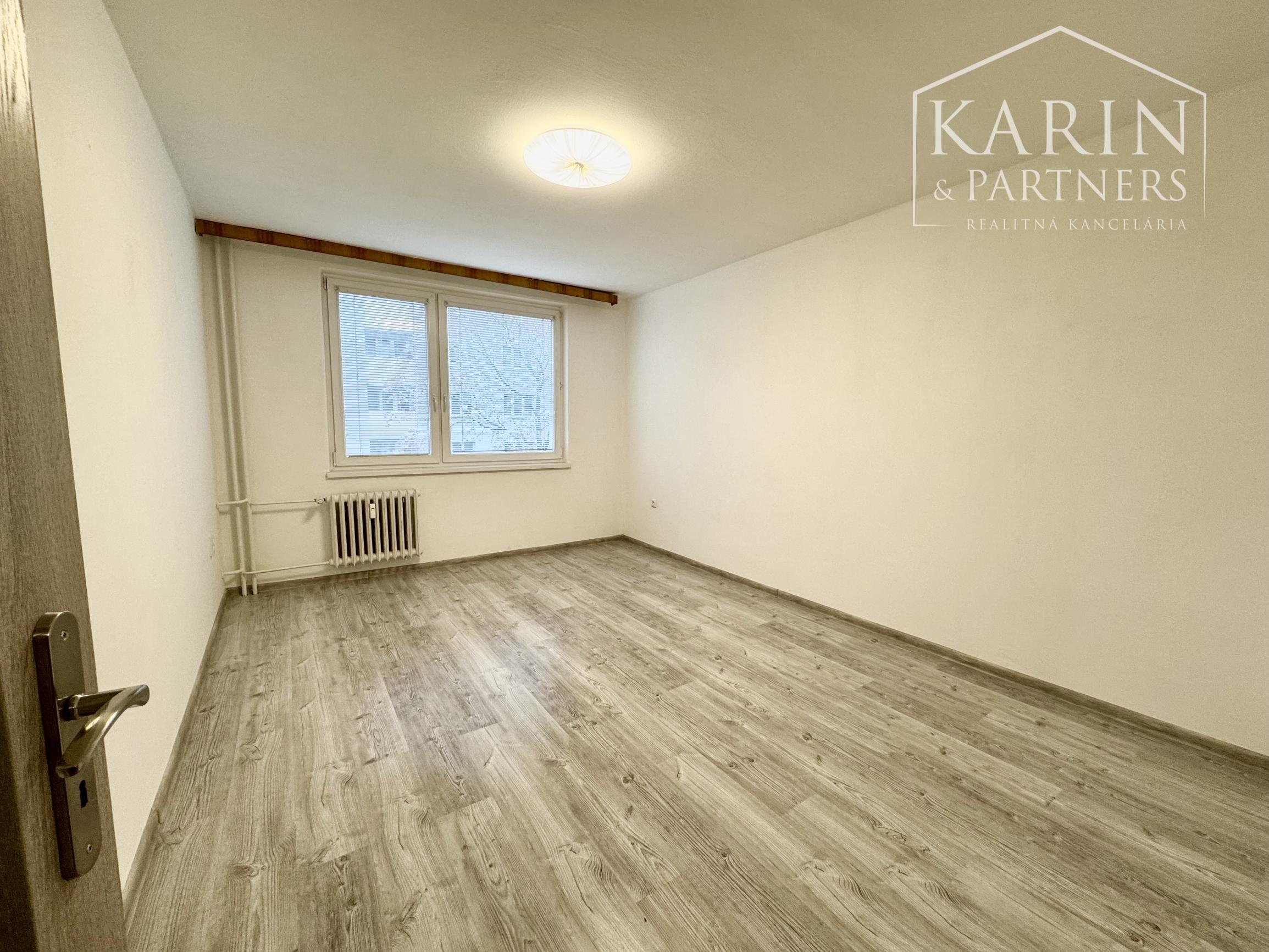 PRENÁJOM PRIESTRANNÉHO 2i BYTU V HOLÍČI