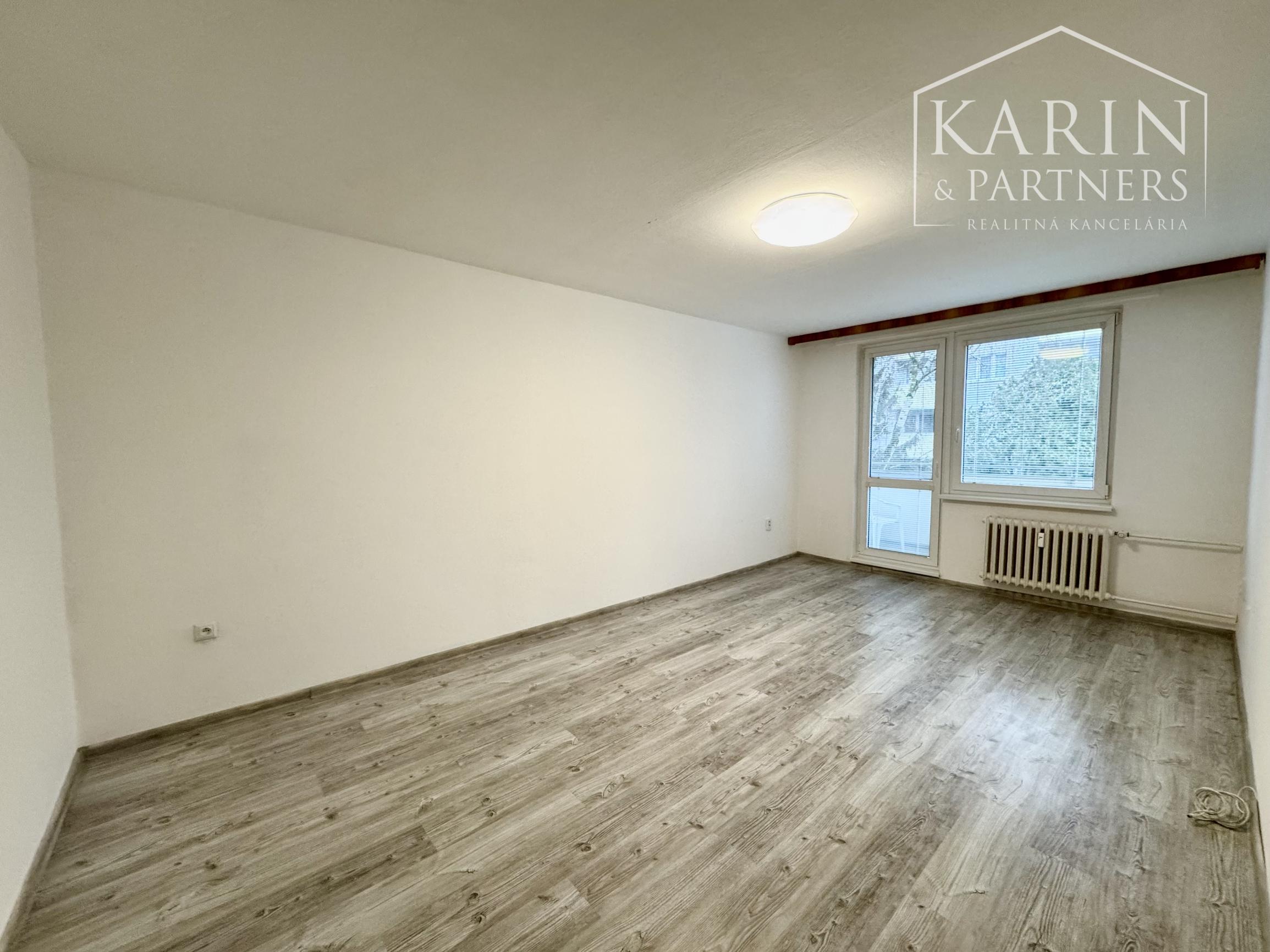 PRENÁJOM PRIESTRANNÉHO 2i BYTU V HOLÍČI