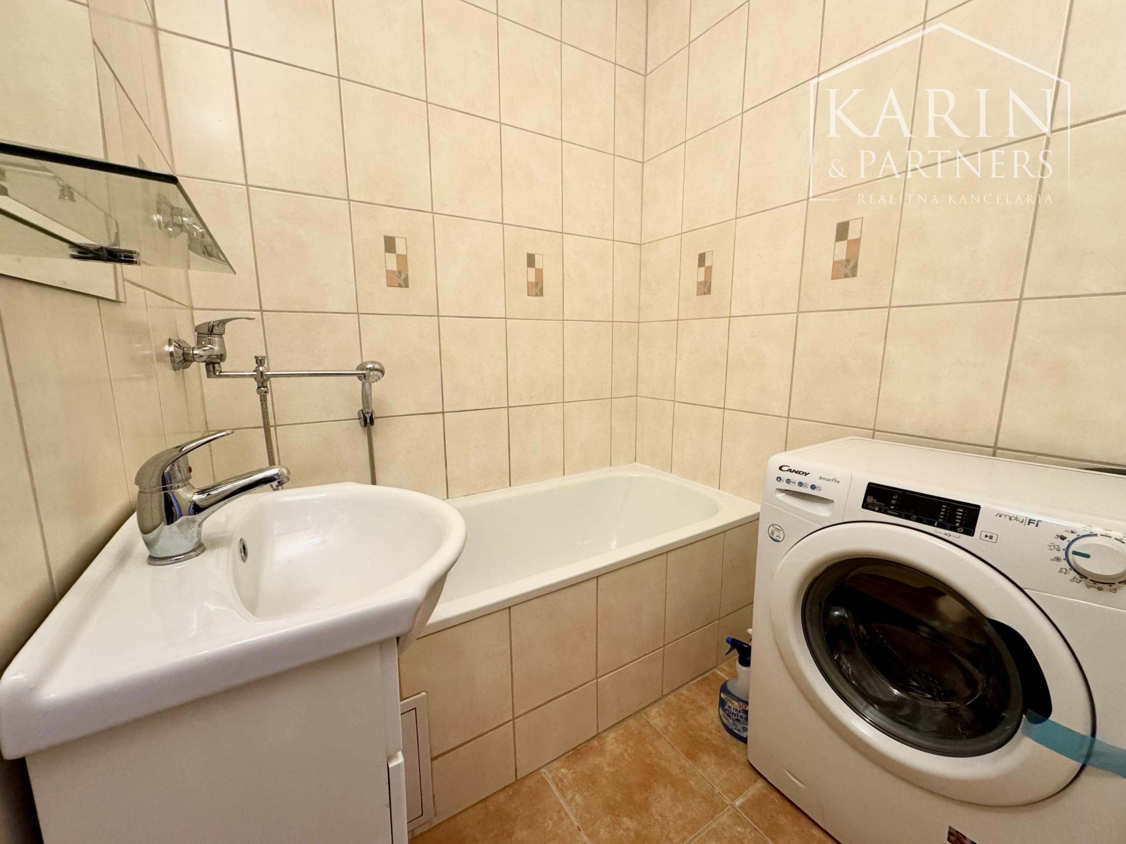 PRENÁJOM PRIESTRANNÉHO 2i BYTU V HOLÍČI