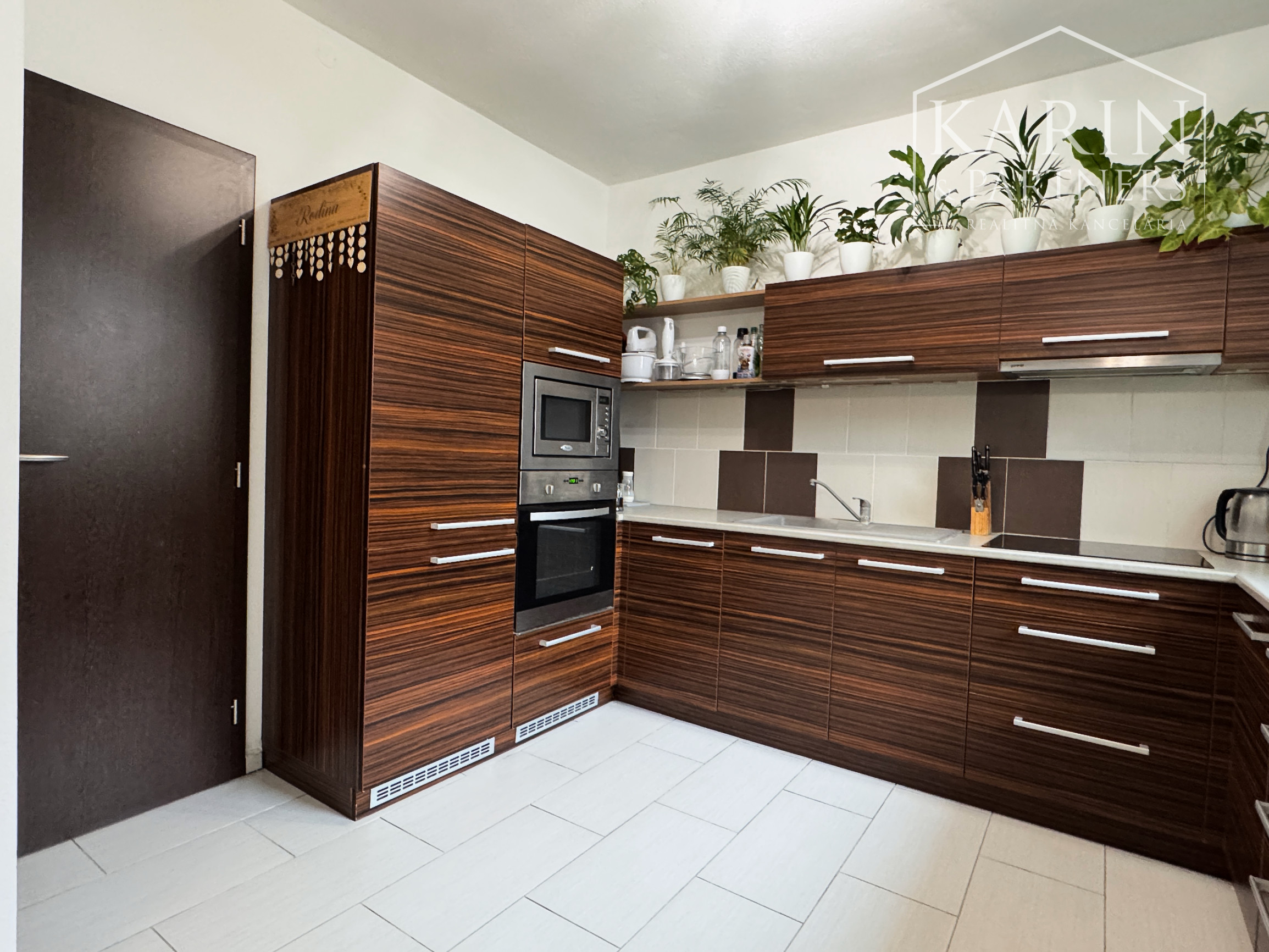 Váš nový domov bez starostí: Krásny poschodový dom z roku 2011 v obľúbenej lokalite Krivé Kúty