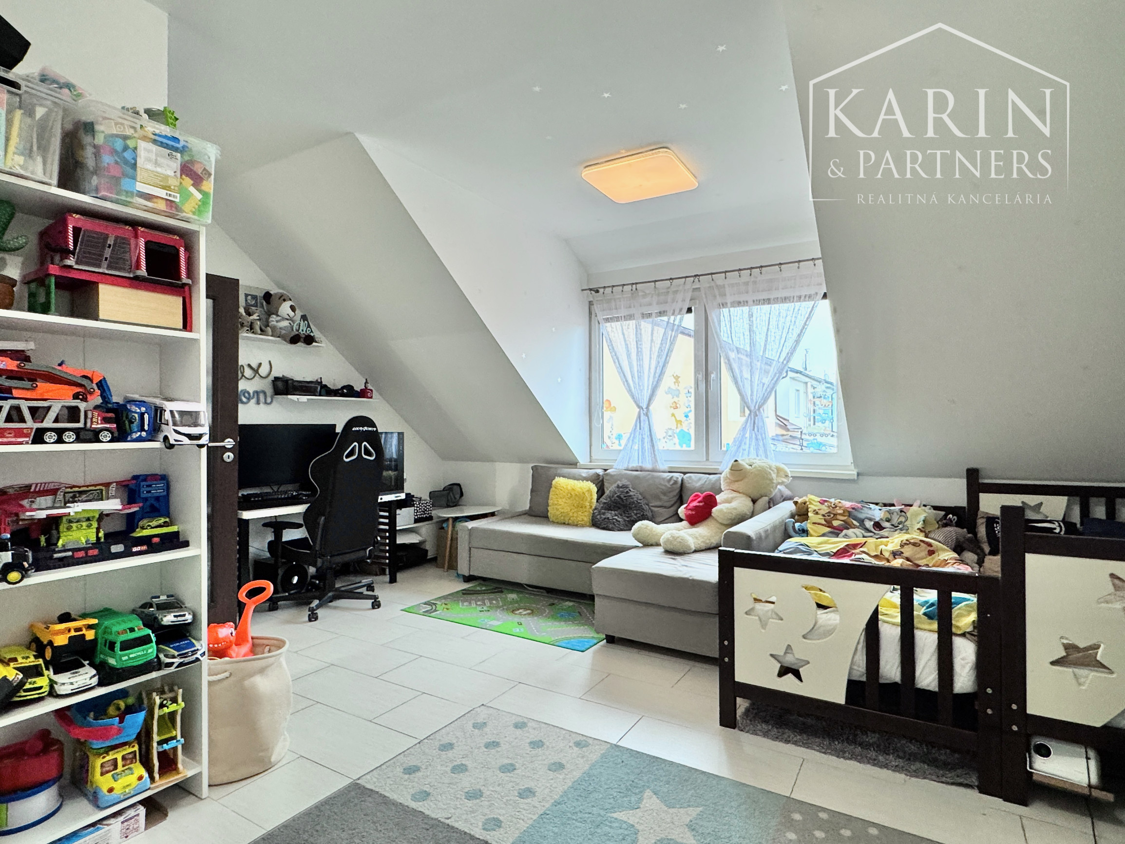 Váš nový domov bez starostí: Krásny poschodový dom z roku 2011 v obľúbenej lokalite Krivé Kúty