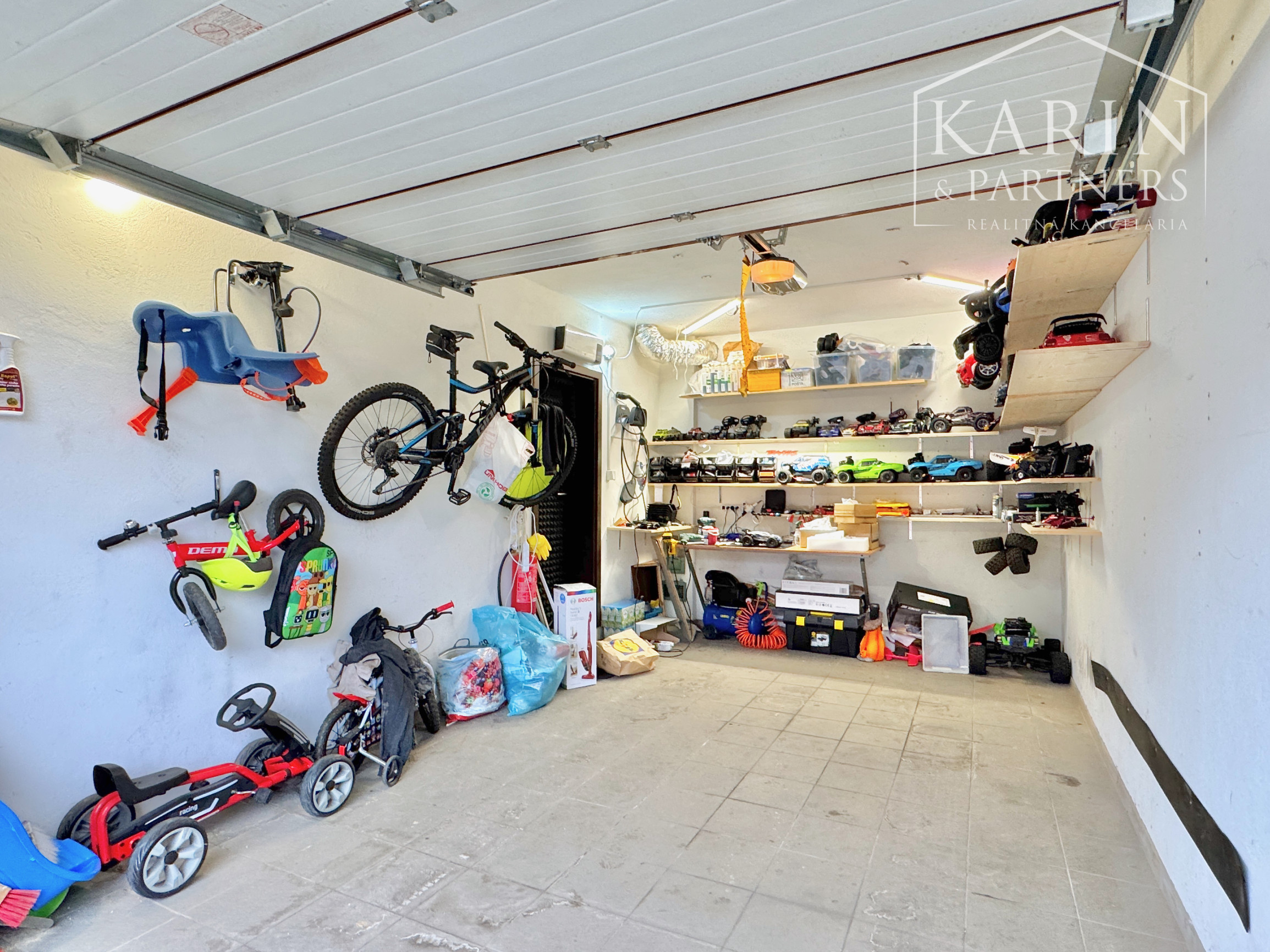 Váš nový domov bez starostí: Krásny poschodový dom z roku 2011 v obľúbenej lokalite Krivé Kúty