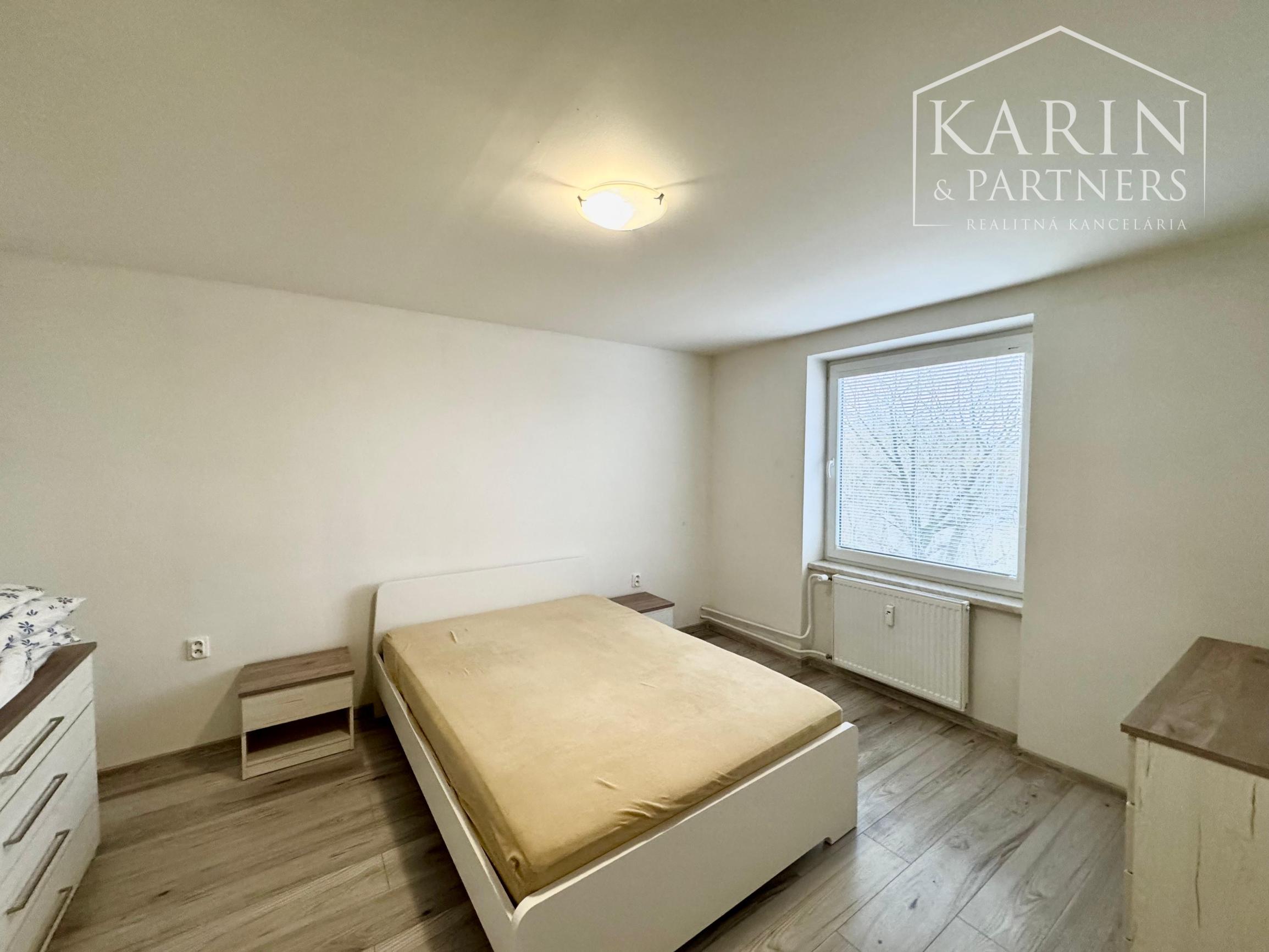 PRENÁJOM ZARIADENÉHO 2i BYTU V HOLÍČI