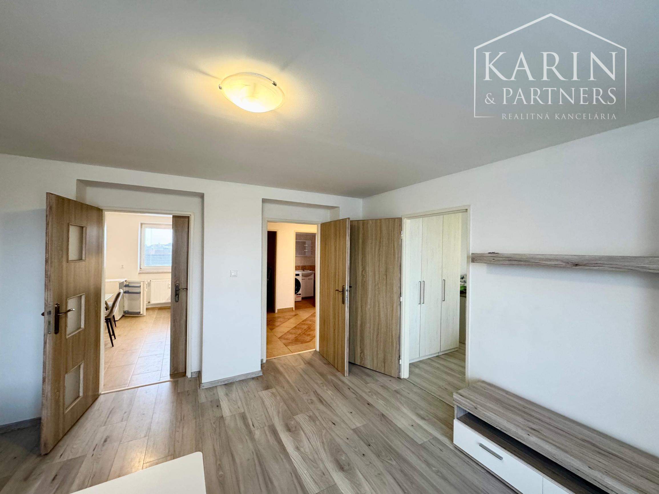 PRENÁJOM ZARIADENÉHO 2i BYTU V HOLÍČI