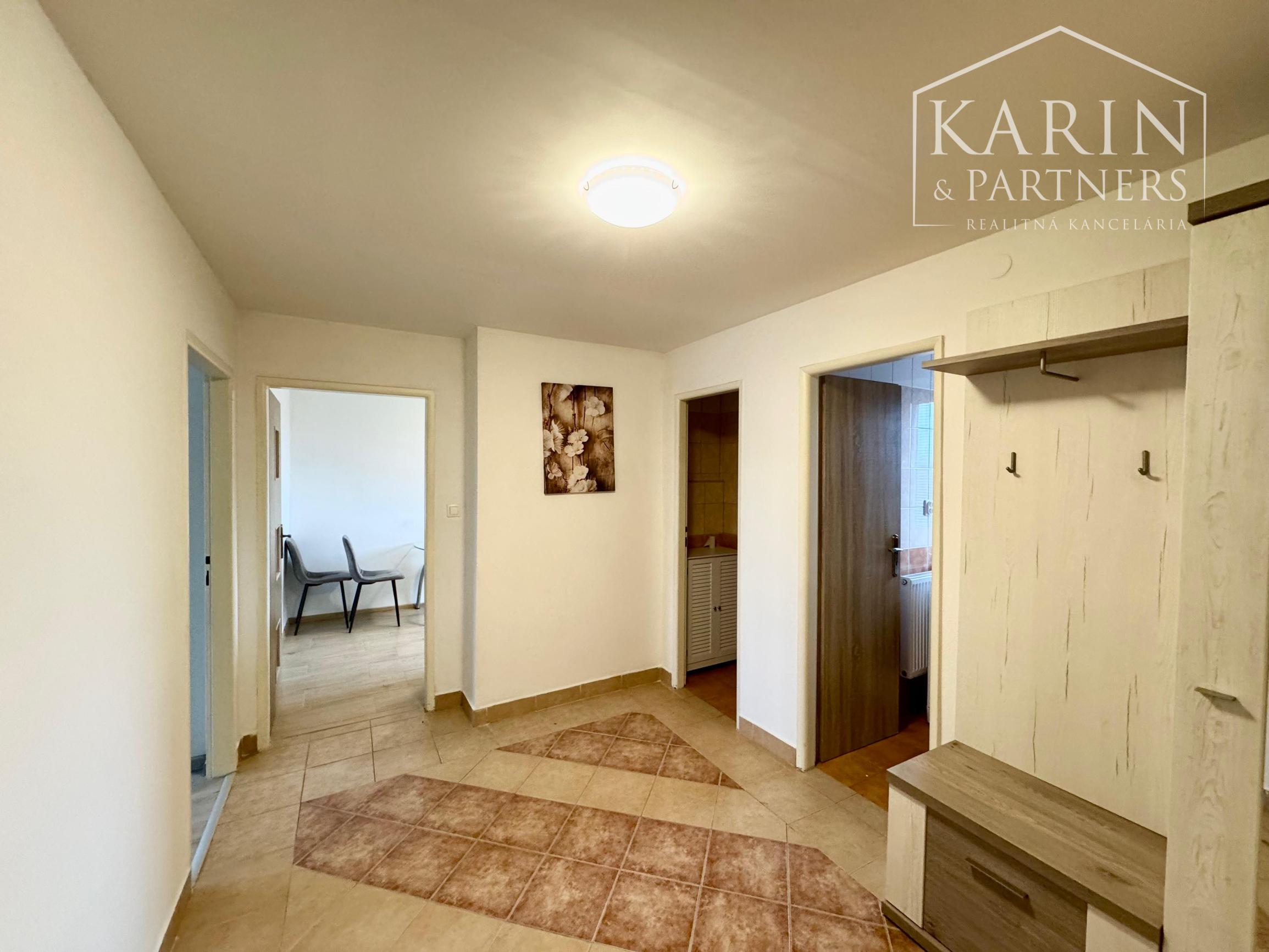 PRENÁJOM ZARIADENÉHO 2i BYTU V HOLÍČI