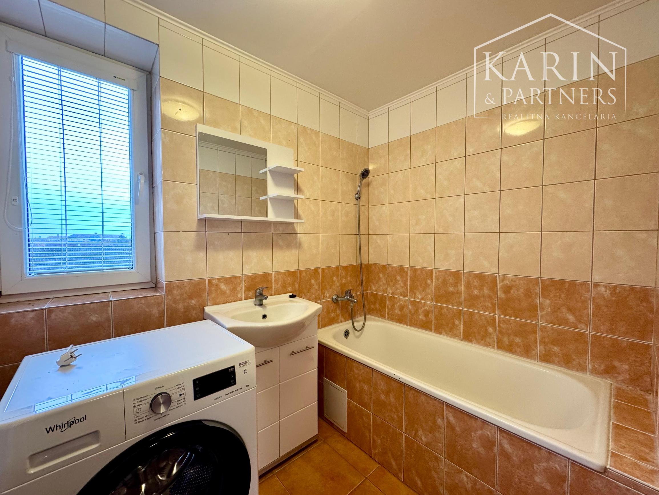 PRENÁJOM ZARIADENÉHO 2i BYTU V HOLÍČI