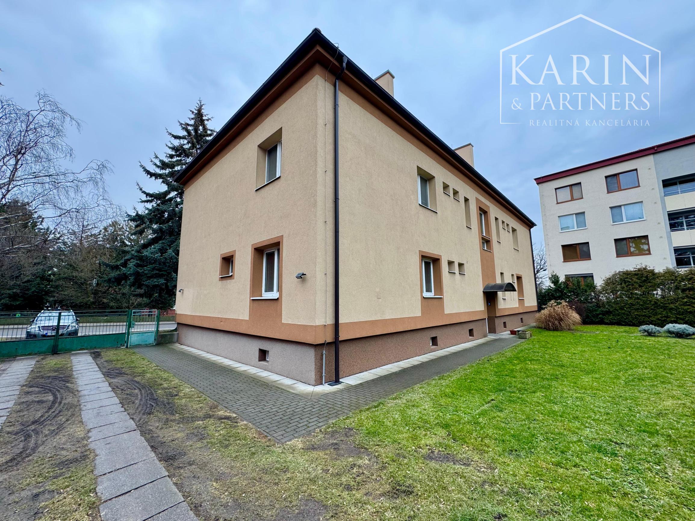 PRENÁJOM LUXUSNÉHO 1-IZBOVÉHO BYTU V HOLÍČI