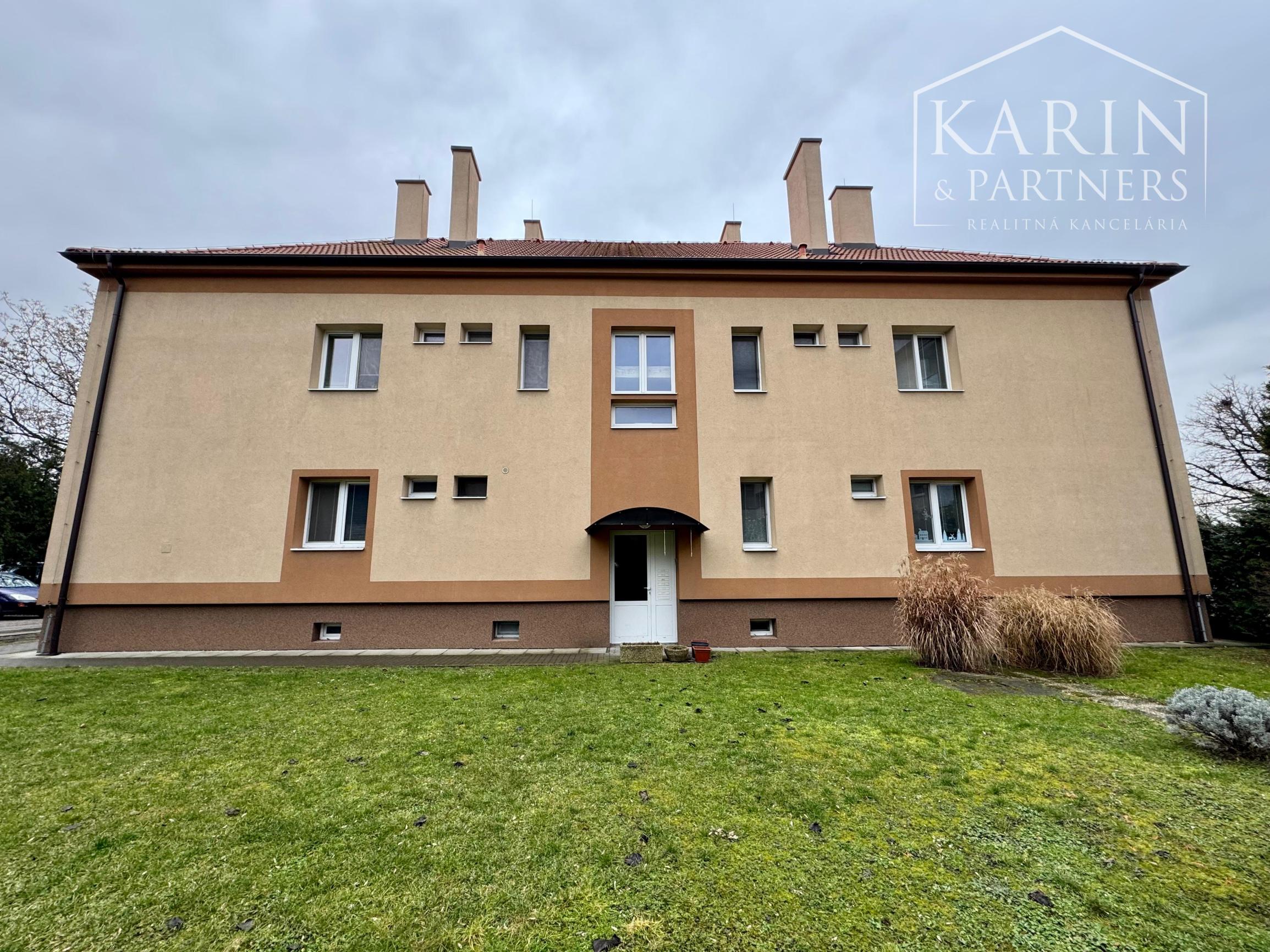 PRENÁJOM LUXUSNÉHO 1-IZBOVÉHO BYTU V HOLÍČI