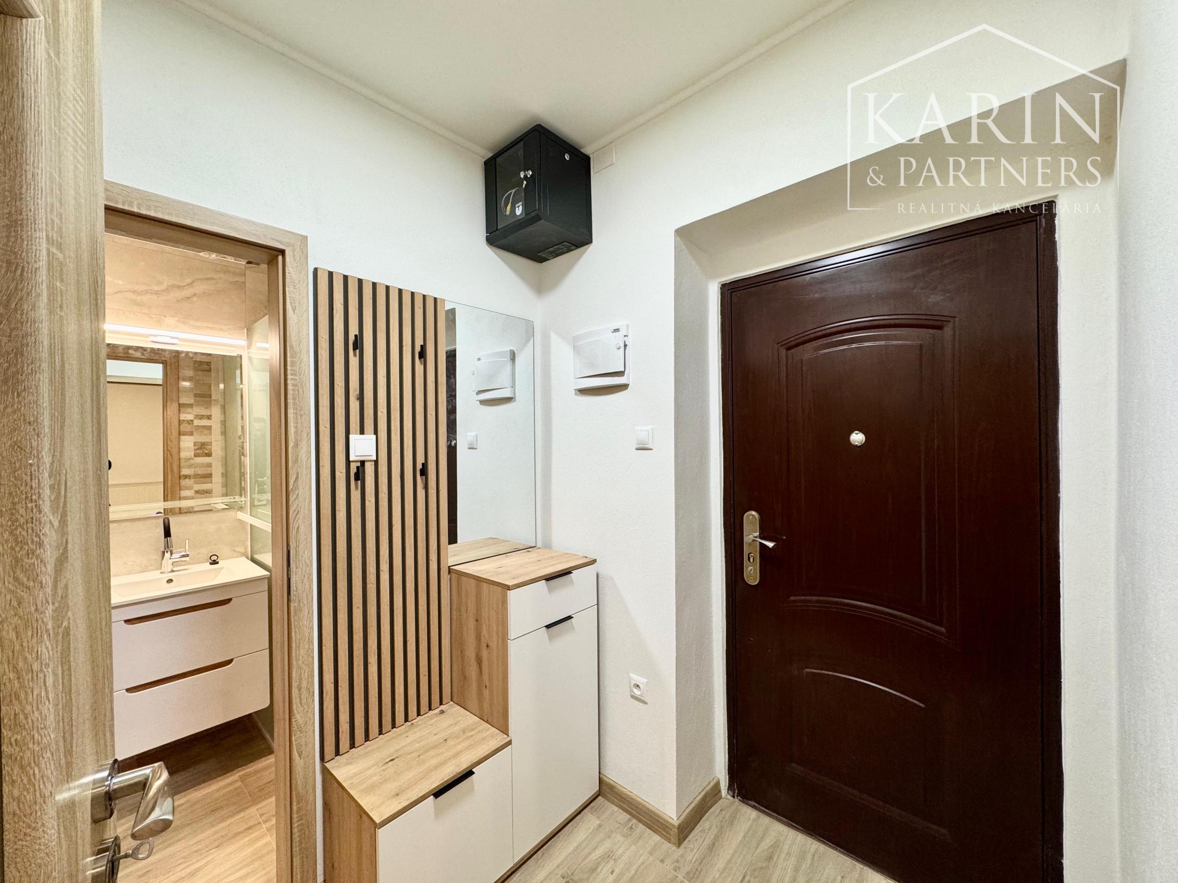 PRENÁJOM LUXUSNÉHO 1-IZBOVÉHO BYTU V HOLÍČI