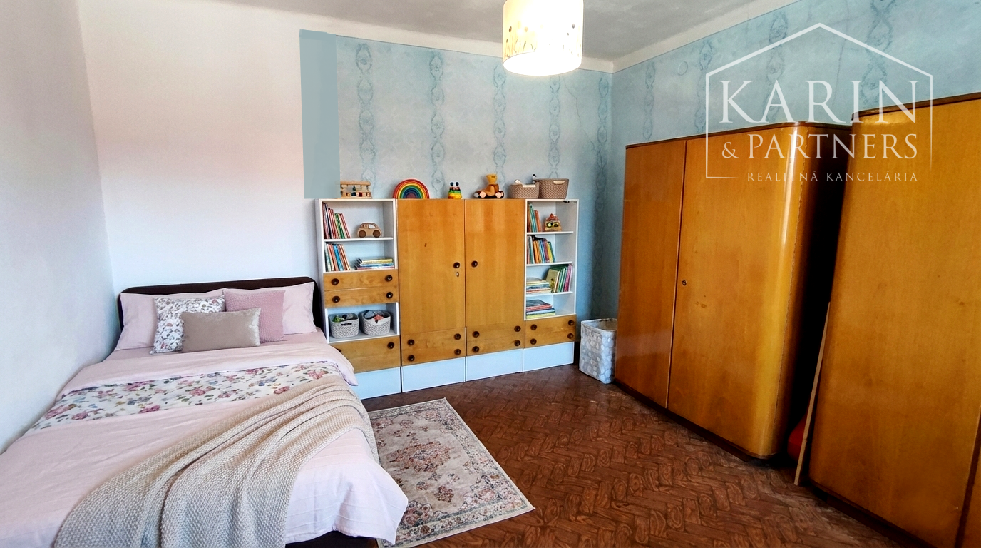 Rodinný dom 5izb., Kolta, vhodný na kompletnú rekonštrukciu