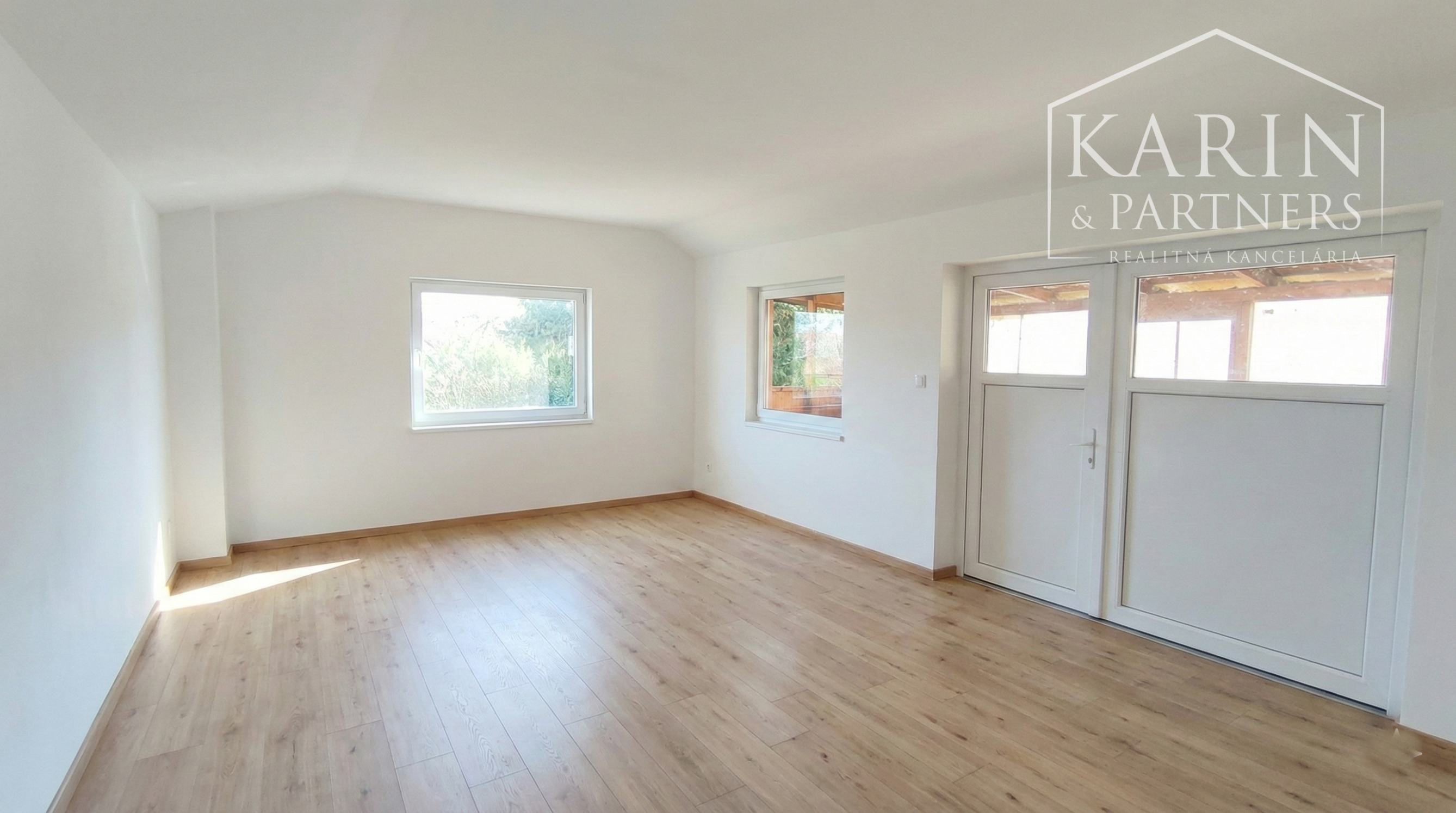 Exkluzívne: Rodinný dom Vinodol, 4-izbový, / Nitra 15km /