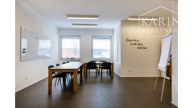 SKLADOVÉ PRIESTORY+ NÁKLADNÁ  PLOŠINA