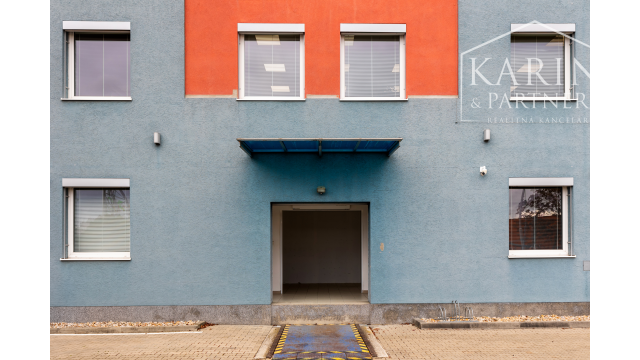 SKLADOVÉ PRIESTORY+ NÁKLADNÁ  PLOŠINA