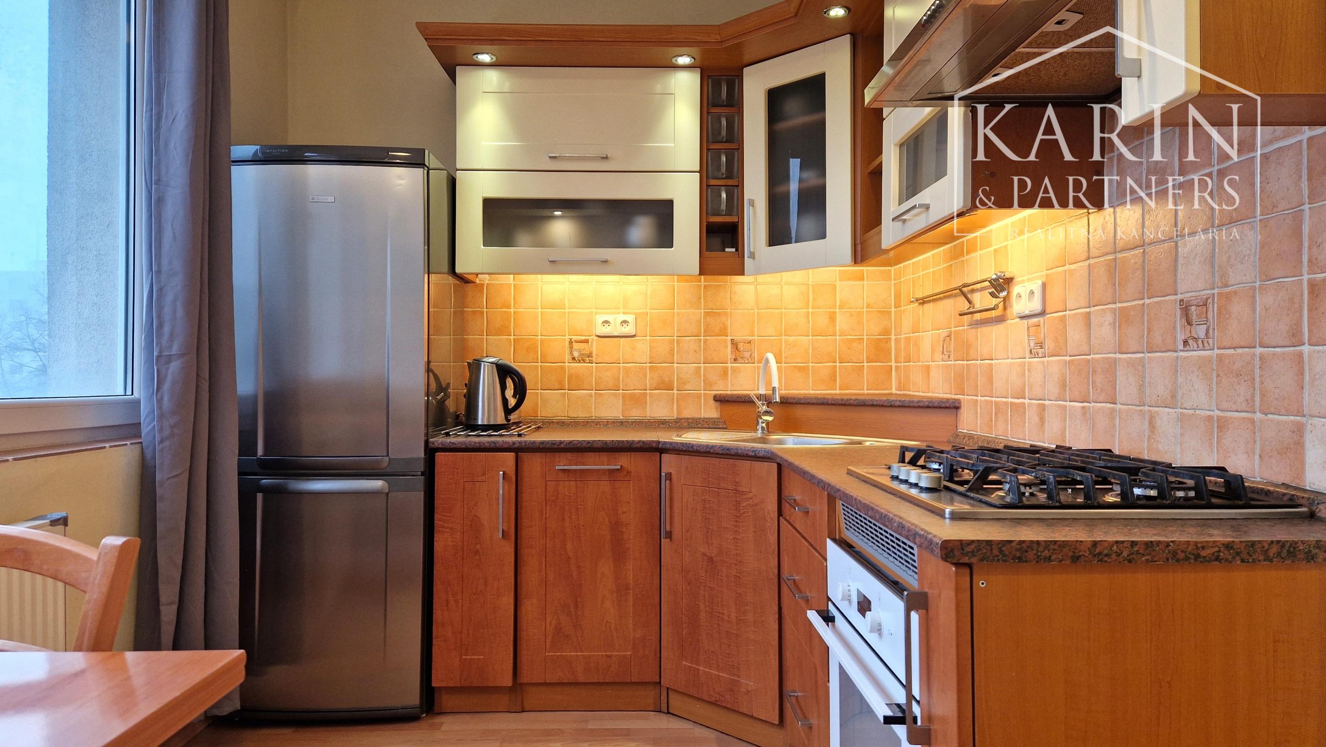 PRIESTRANNÝ 2-IZBOVÝ BYT V RUŽINOVE – UL. ANDREJA MRÁZA