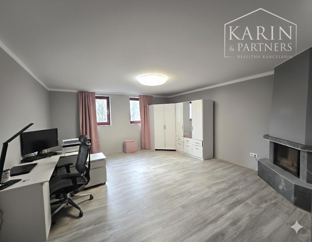 Predaj – rodinný dom s pozemkom 1713 m2 – Štvrtok na Ostrove – okr. DS.