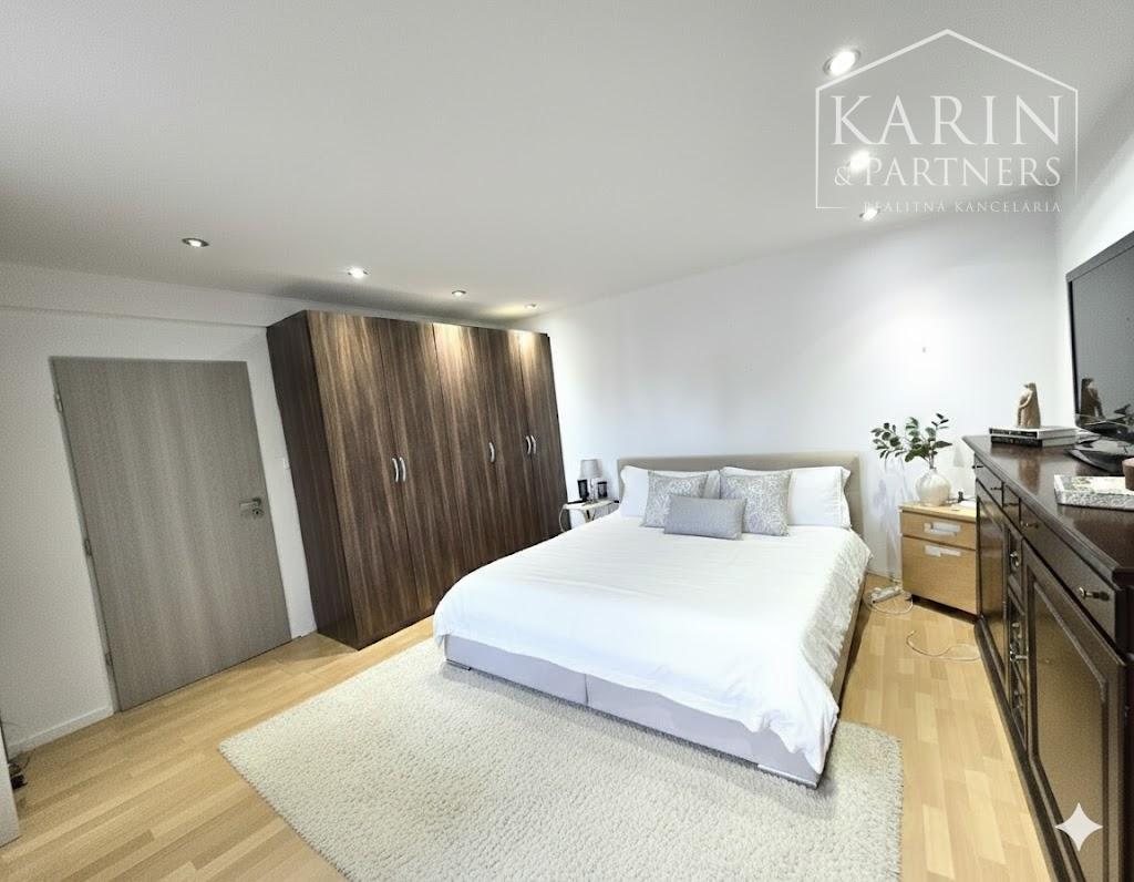 Predaj – rodinný dom s pozemkom 1713 m2 – Štvrtok na Ostrove – okr. DS.