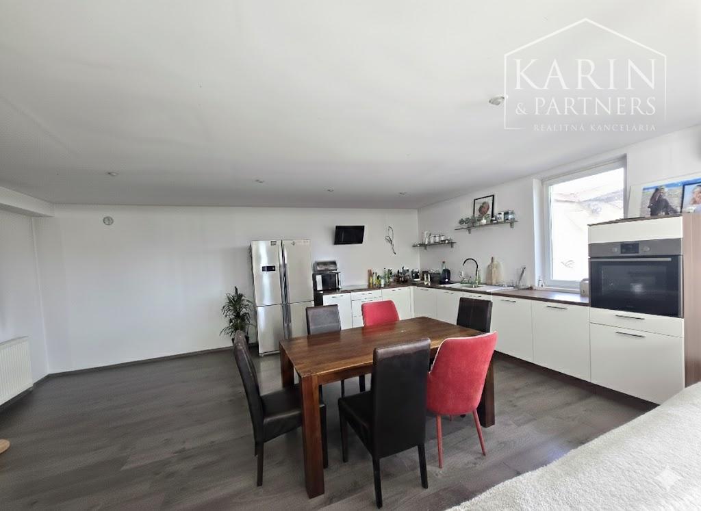 Predaj – rodinný dom s pozemkom 1713 m2 – Štvrtok na Ostrove – okr. DS.