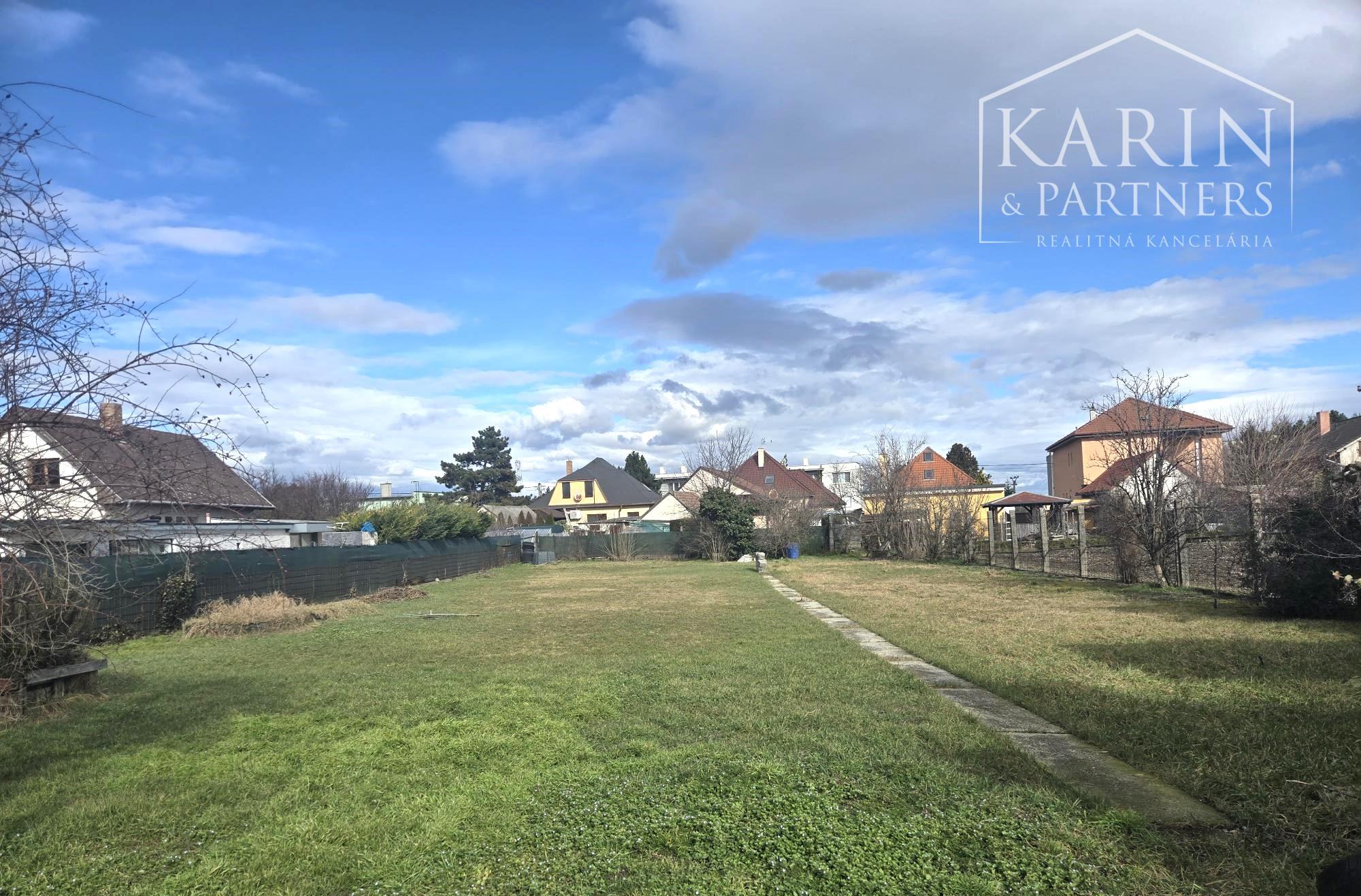 Predaj – rodinný dom s pozemkom 1713 m2 – Štvrtok na Ostrove – okr. DS.