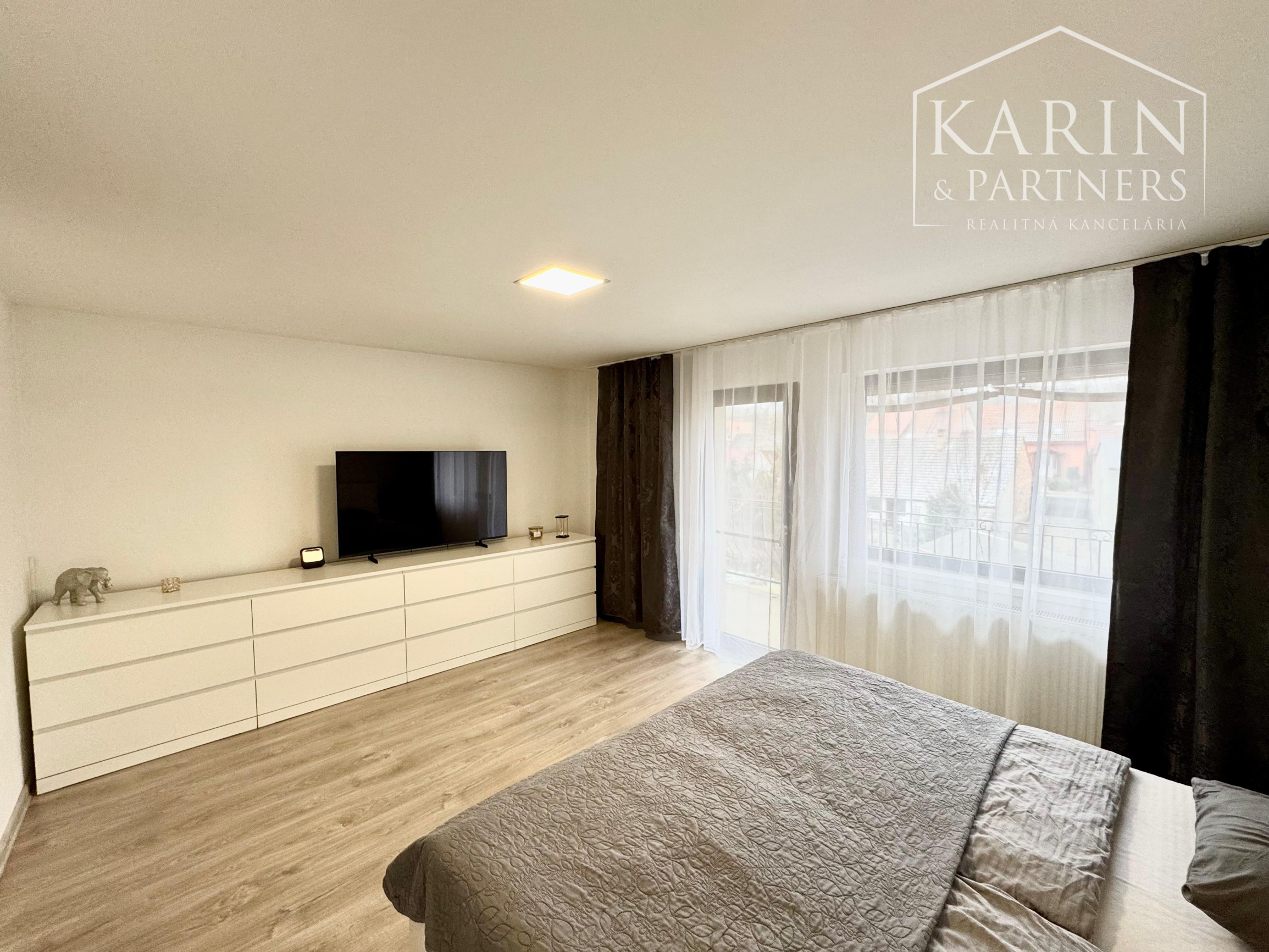 POKOJNÉ BÝVANIE NA ZÁHORÍ: DOM RADIMOV