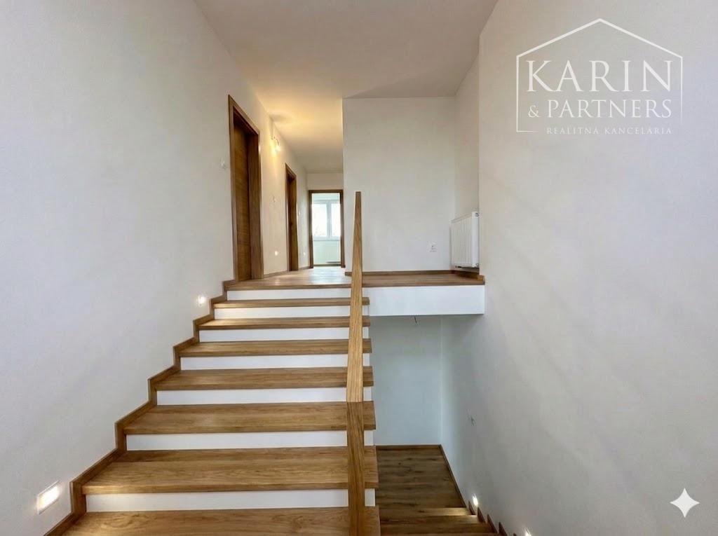 5-izbový dom na 25-árovom pozemku s nádychom histórie a absolútnym tichom