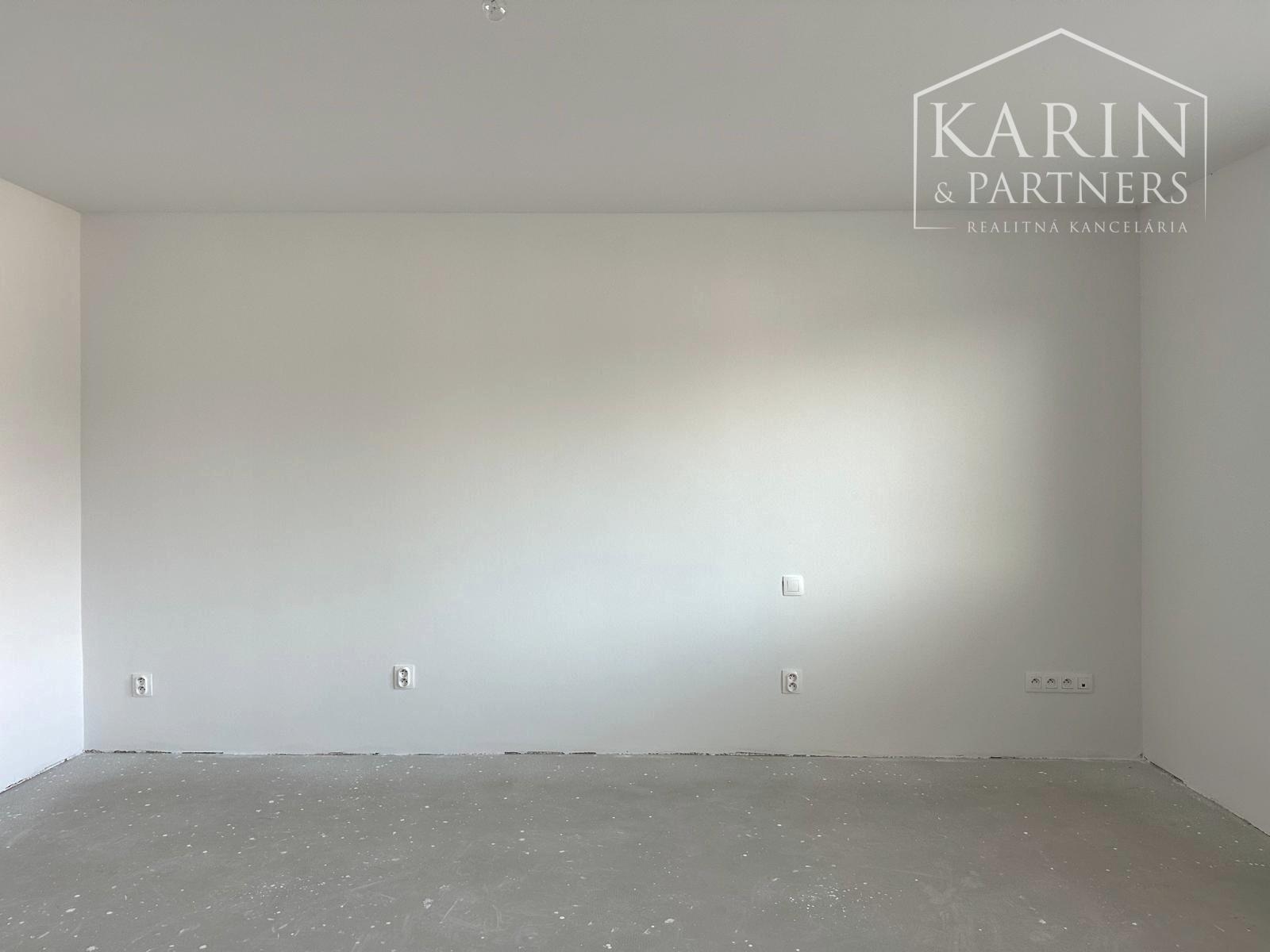 5-izbový dom na 25-árovom pozemku s nádychom histórie a absolútnym tichom