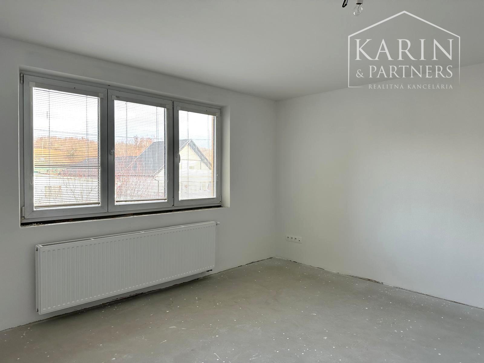 5-izbový dom na 25-árovom pozemku s nádychom histórie a absolútnym tichom