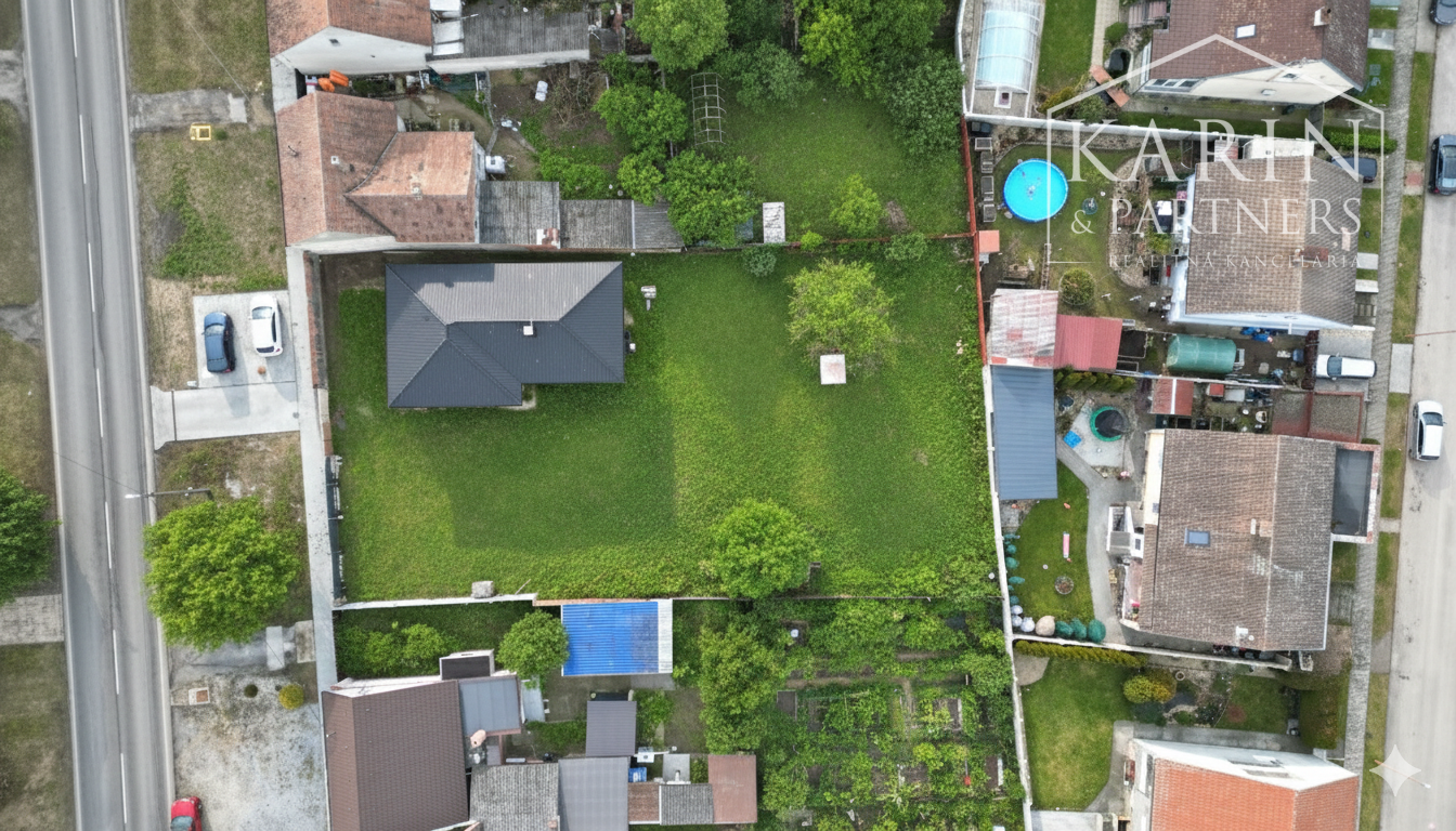 PREDAJ: STAVEBNÝ POZEMOK SO SIEŤAMI