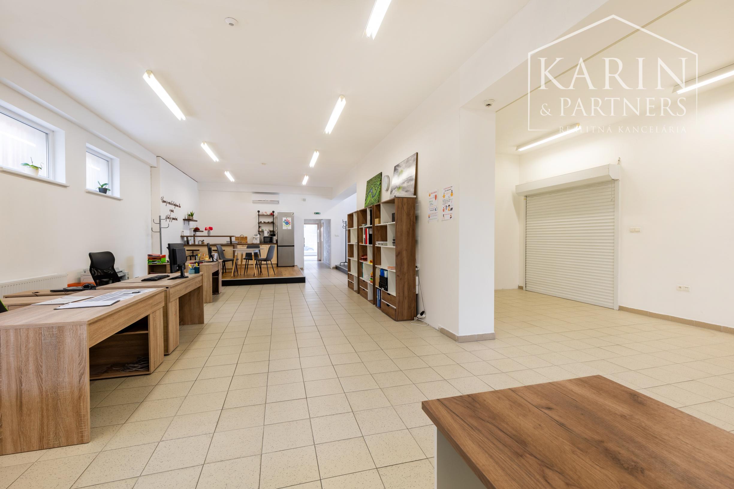 OBCHODNO-SKLADOVÉ PRIESTORY S NÁKLADNOU PLOŠINOU+ SHOWROOM A KANCELÁRIA