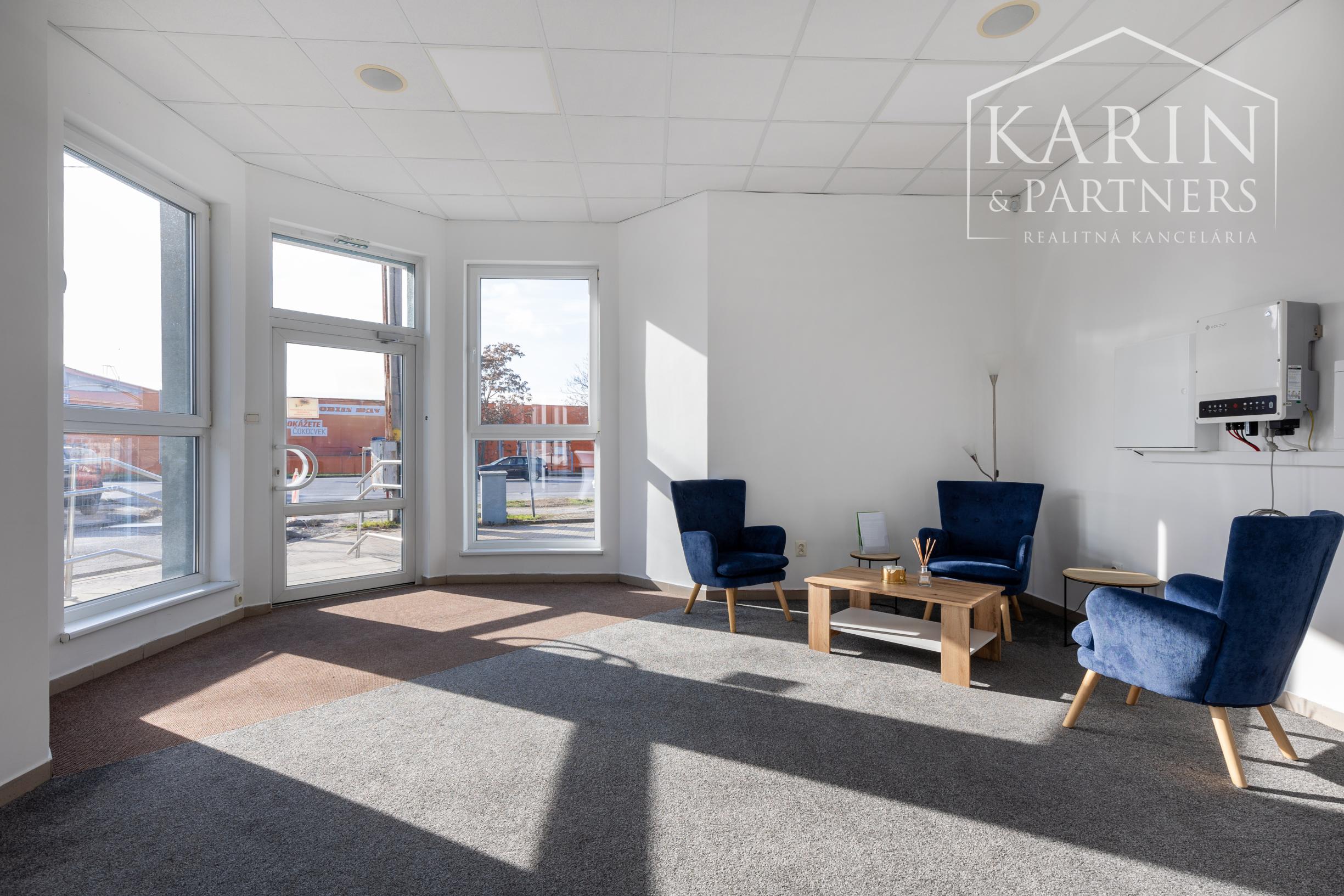 OBCHODNO-SKLADOVÉ PRIESTORY S NÁKLADNOU PLOŠINOU+ SHOWROOM A KANCELÁRIA