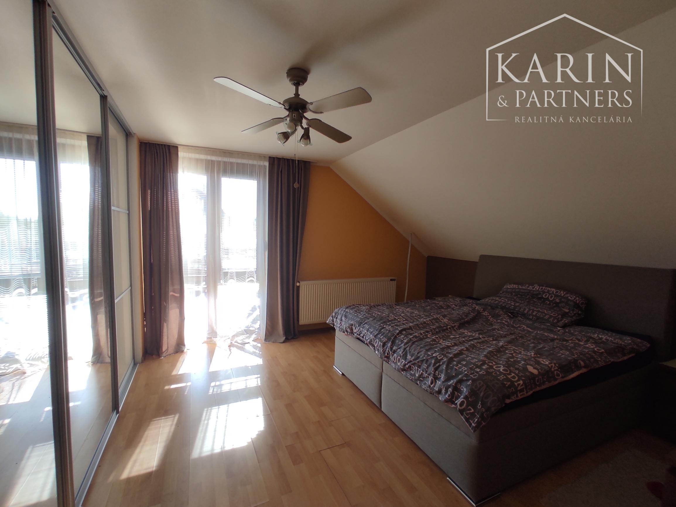 5-izbový rodinný dom s hosťovským bytom v centre Ivanky pri Dunaji