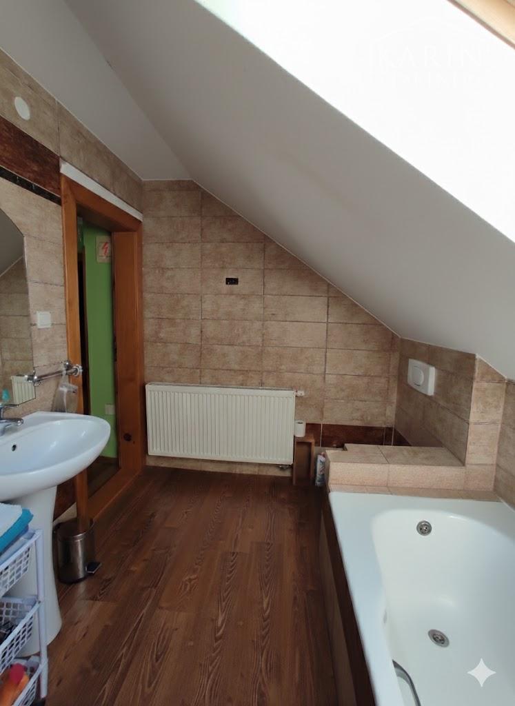 5-izbový rodinný dom s hosťovským bytom v centre Ivanky pri Dunaji