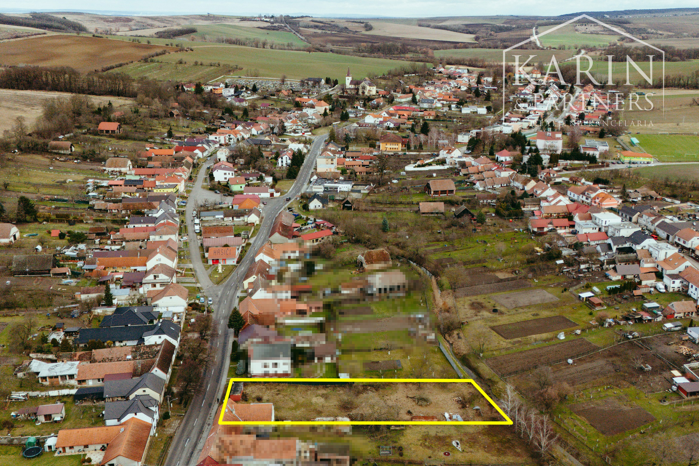 Stavebný pozemok s možnosťou okamžitej výstavby v obci Štefanov - 1585m2