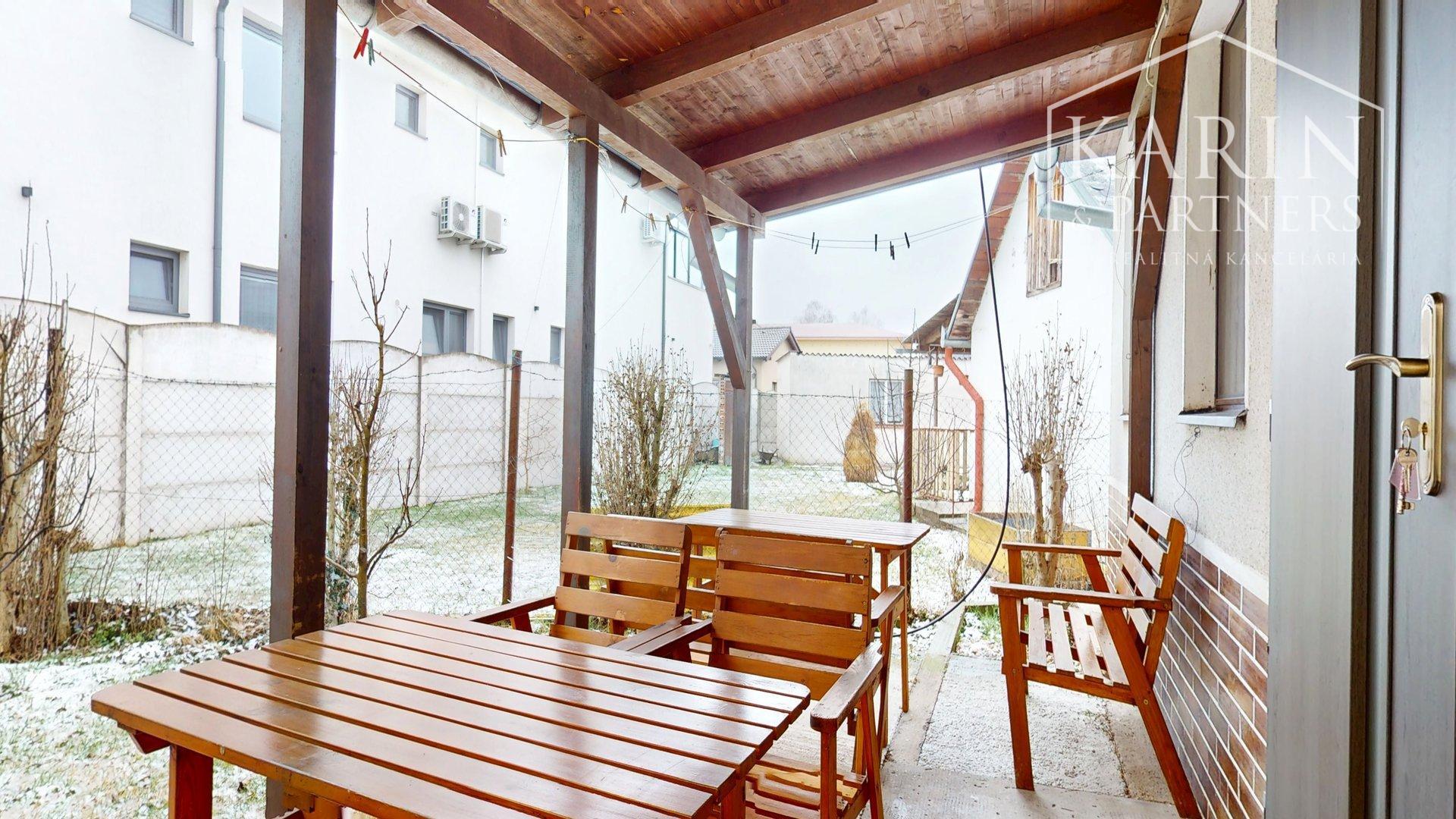 Bývajte a zarábajte na jednom mieste, pri termálnom kúpalisku