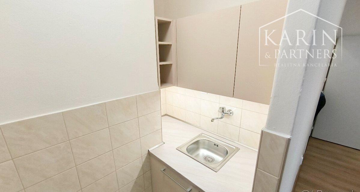 Predaj garsónky po čiastočnej rekonštrukcii – Štrkovec, Ružinov