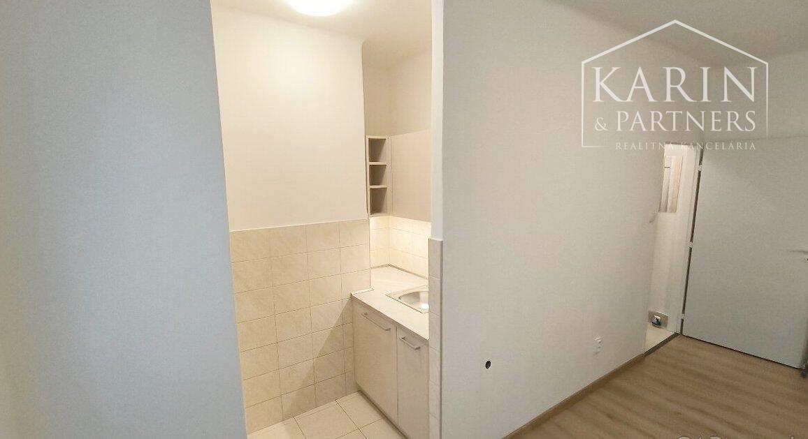 Predaj garsónky po čiastočnej rekonštrukcii – Štrkovec, Ružinov