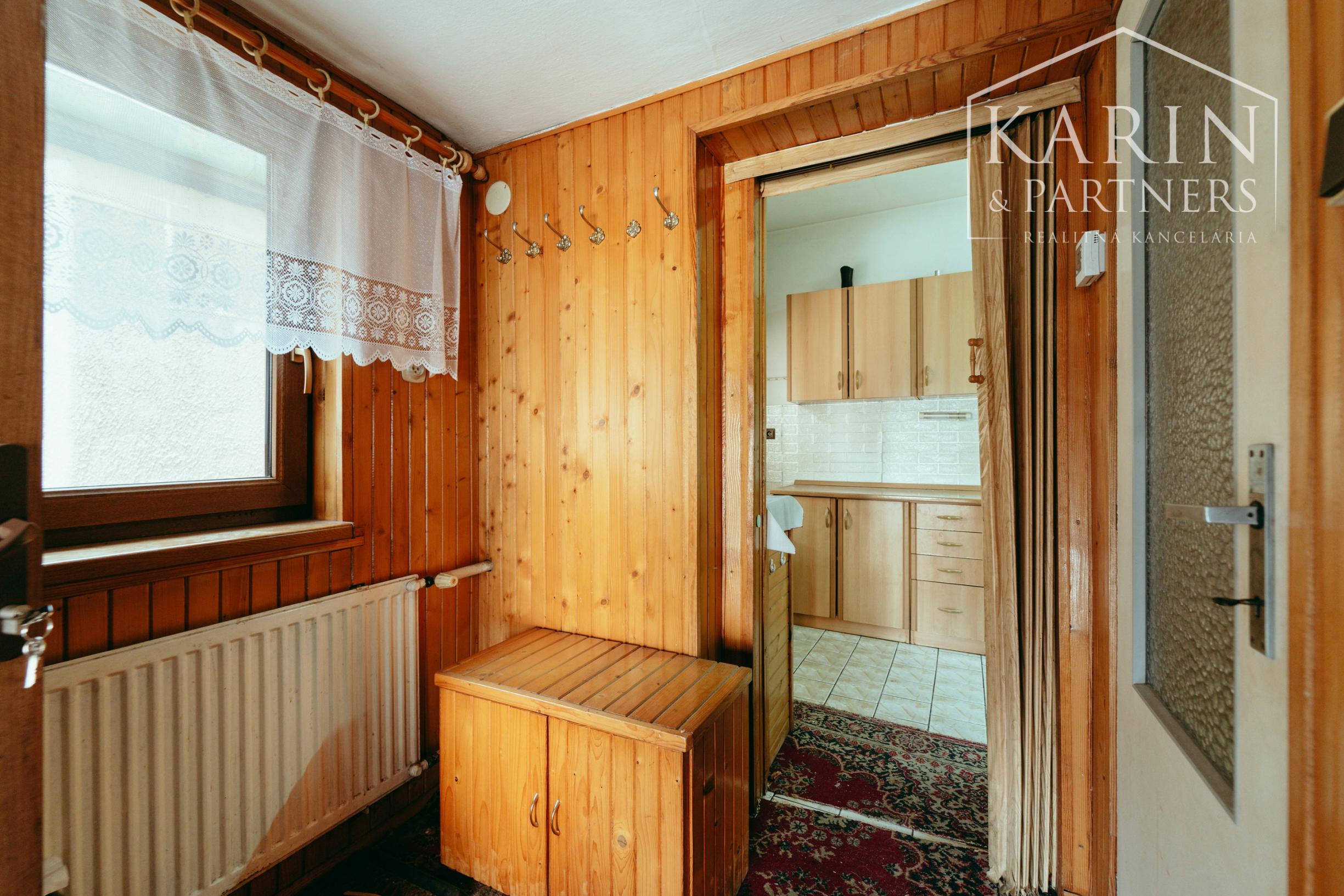 4i rodinný dom v Šaštíne s hospodárskymi budovami