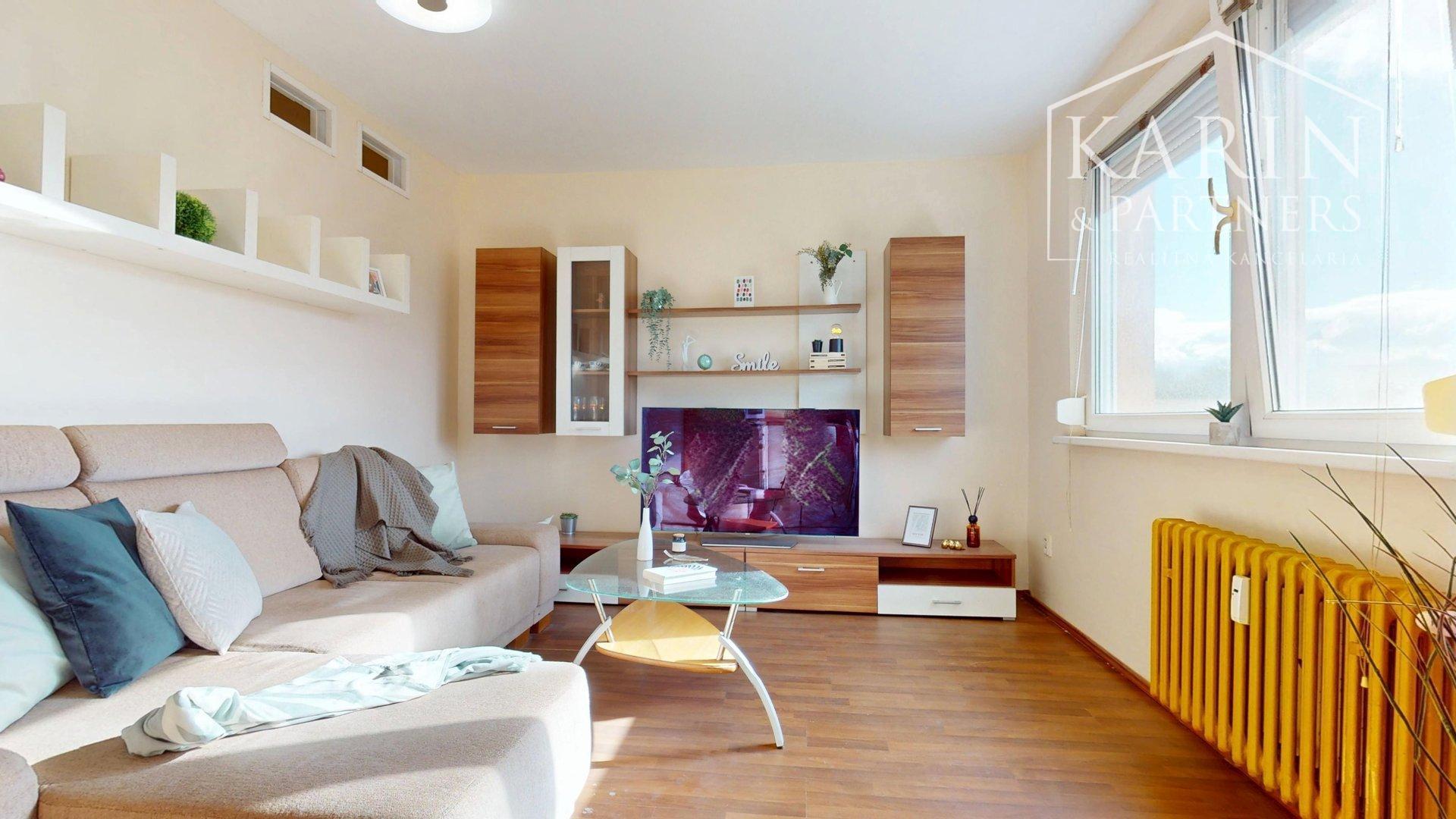 ZARIADENÝ PRIESTRANNÝ A SLNEČNÝ 2I BYT DISPOZIČNE UPRAVENÝ NA 3I