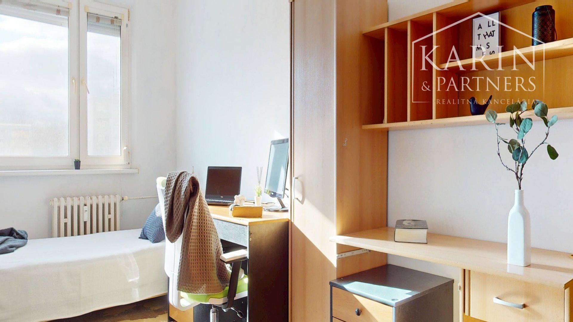 ZARIADENÝ PRIESTRANNÝ A SLNEČNÝ 2I BYT DISPOZIČNE UPRAVENÝ NA 3I